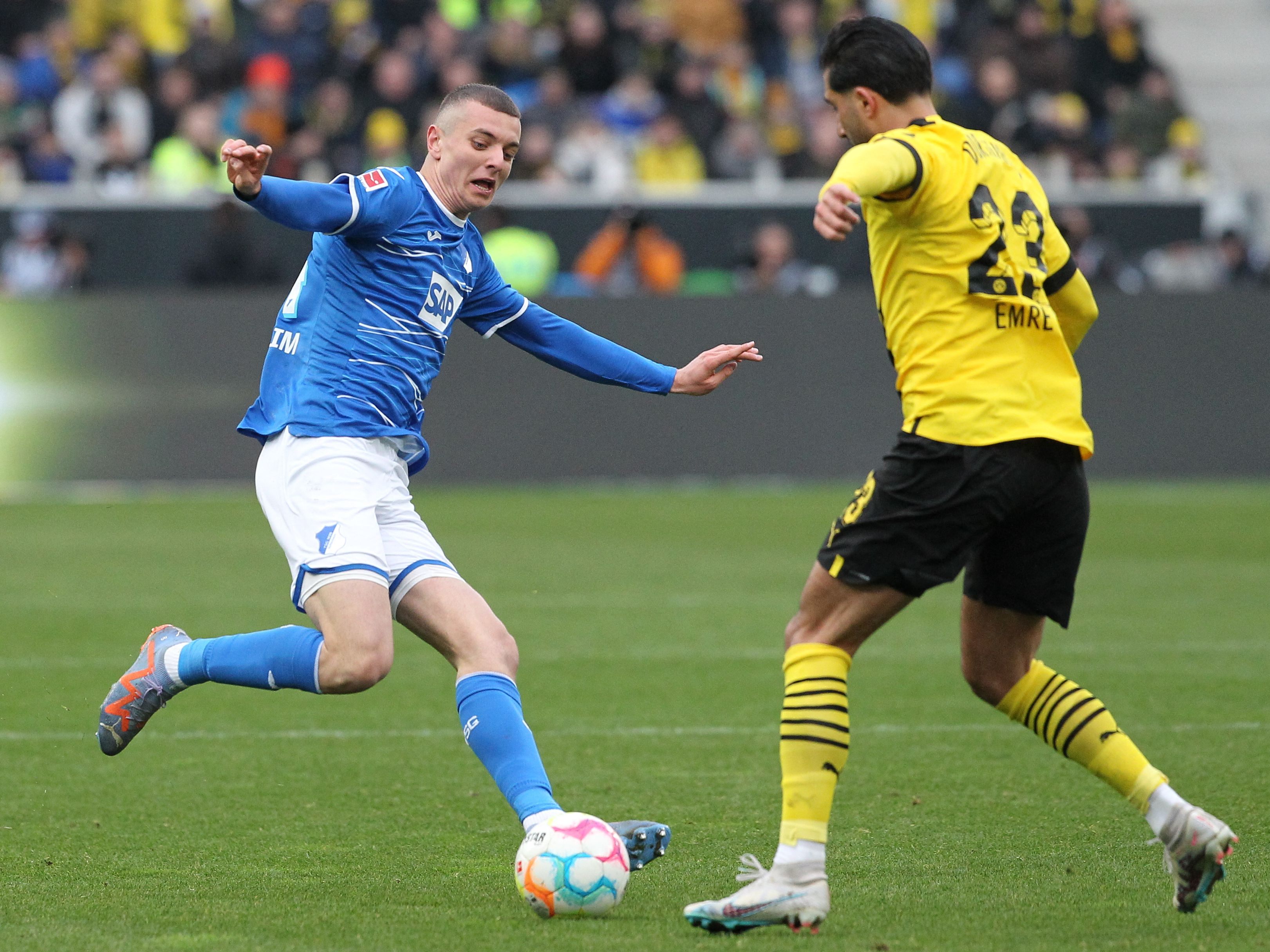 Fisnik Asllani (links) soll Haris Tabakovic bei der Wiener Austria ersetzen. Fisnik Asllani (links) soll Haris Tabakovic bei der Wiener Austria ersetzen.