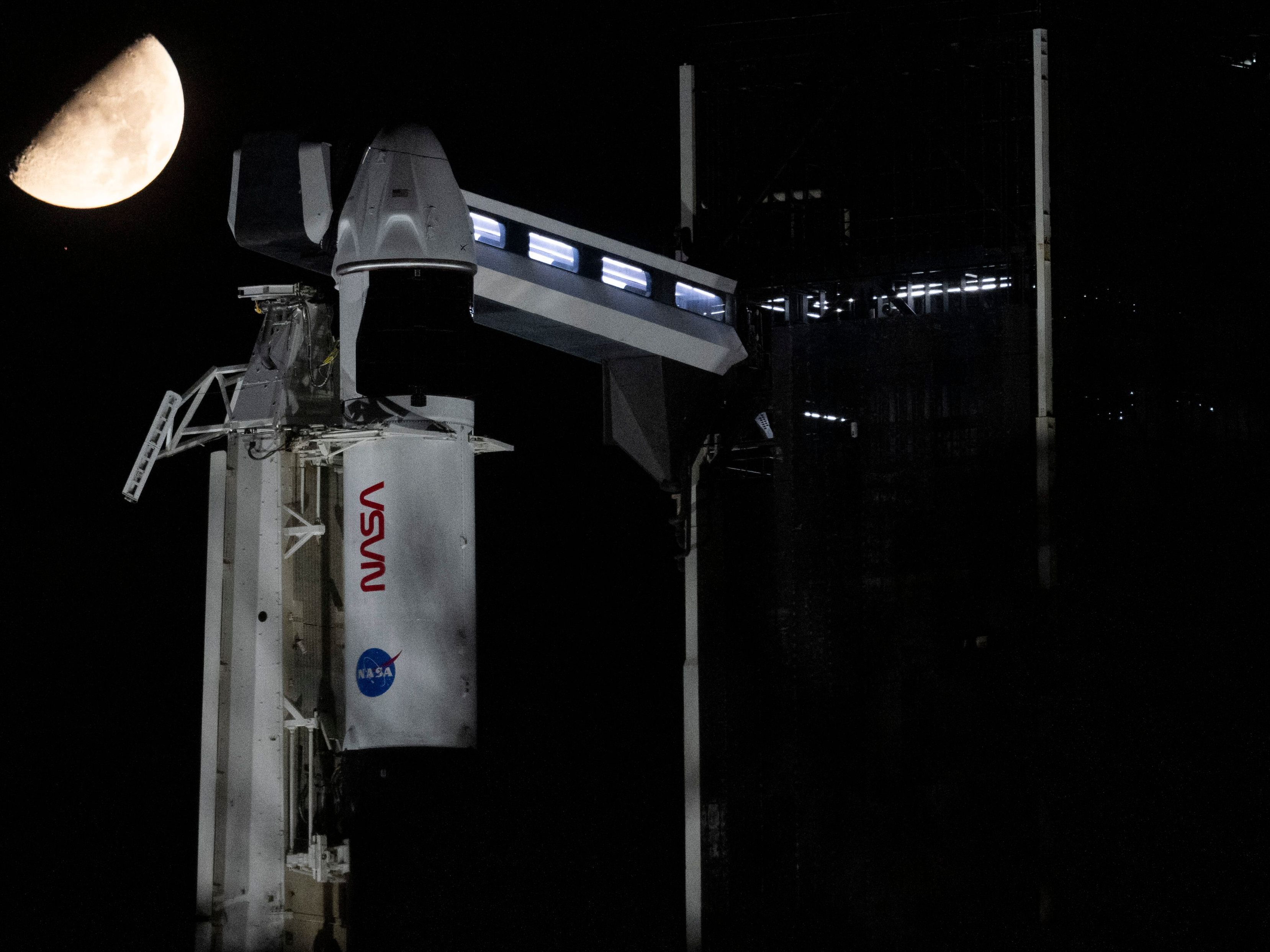 NASA und SpaceX verschoben den Abflug zur ISS. NASA und SpaceX verschoben den Abflug zur ISS.