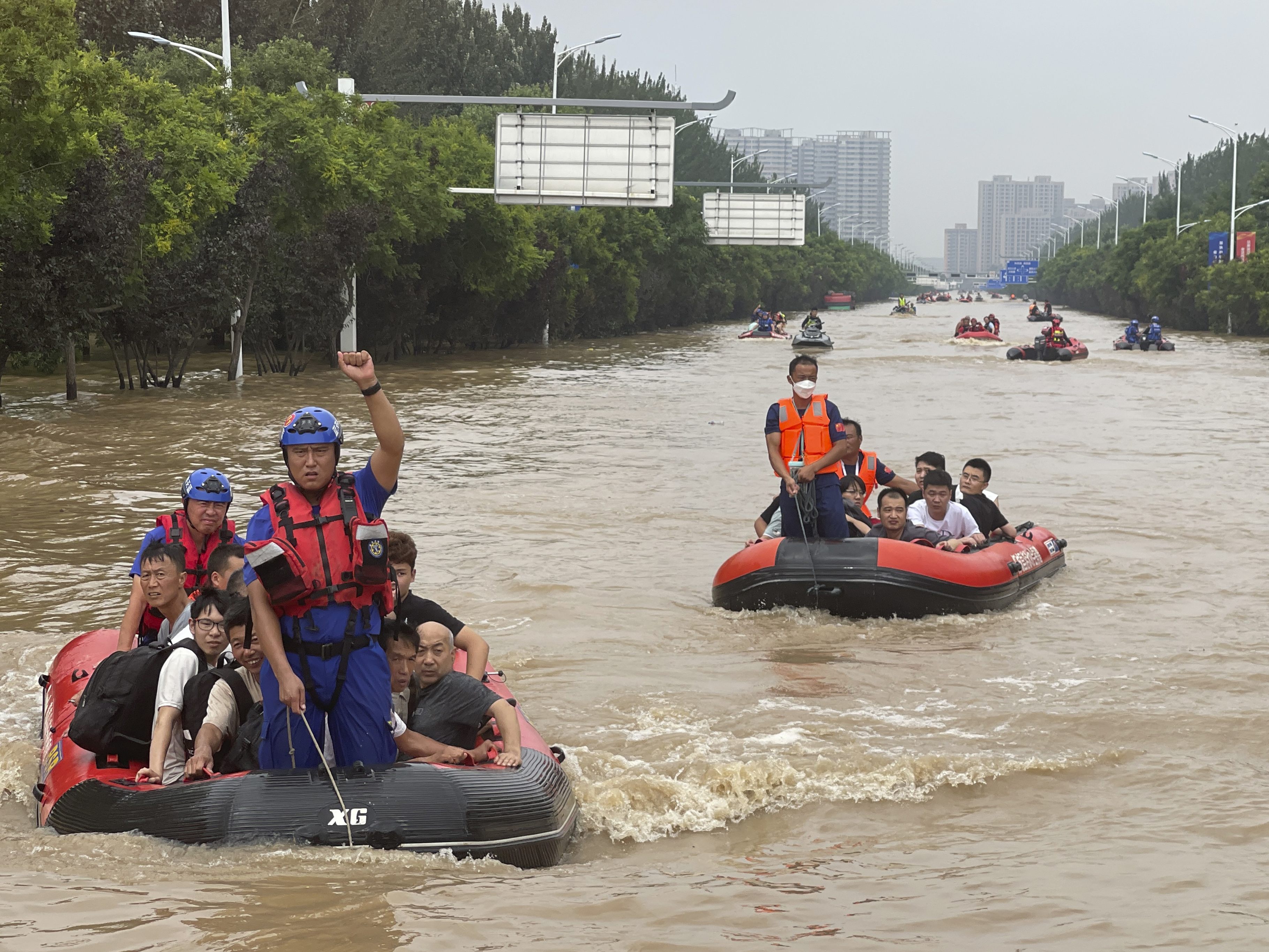 Heftige Unwetter sorgen für Überschwemmungen in China. Heftige Unwetter sorgen für Überschwemmungen in China.