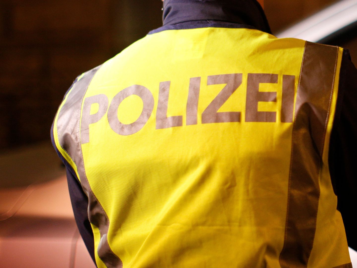 Pkw wurde auf bis zu 235 km/h beschleunigt, teilte die Polizei mit. Pkw wurde auf bis zu 235 km/h beschleunigt, teilte die Polizei mit.