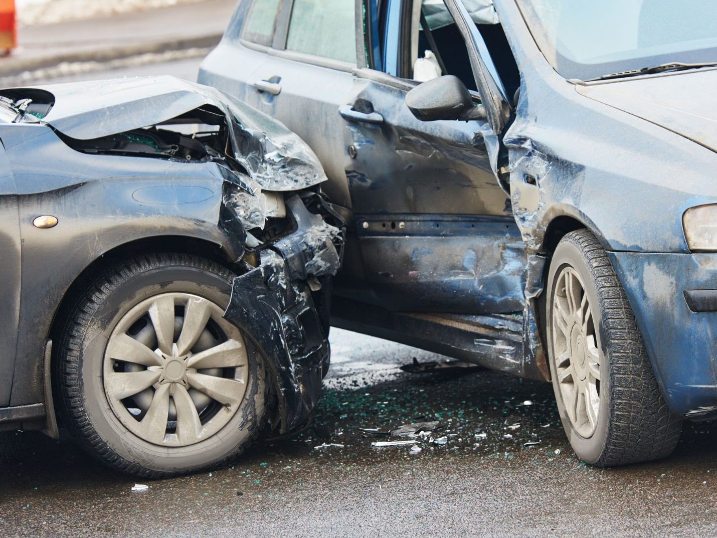 In Baden kam es Sonntagfrüh zu einem Verkehrsunfall mit drei Autos.