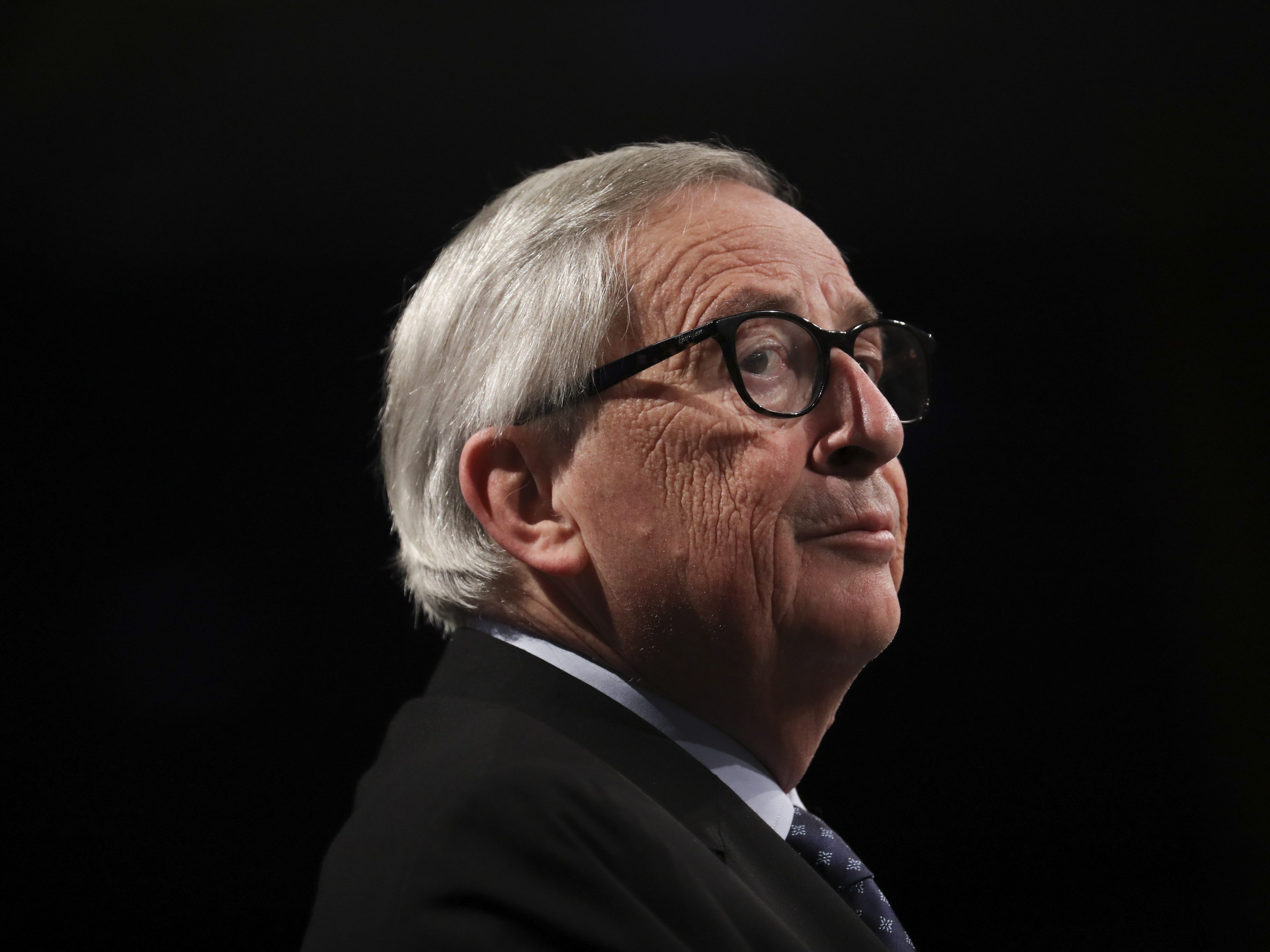 Juncker sieht in Nehammers Bargeld-Vorstoß "Theater".
