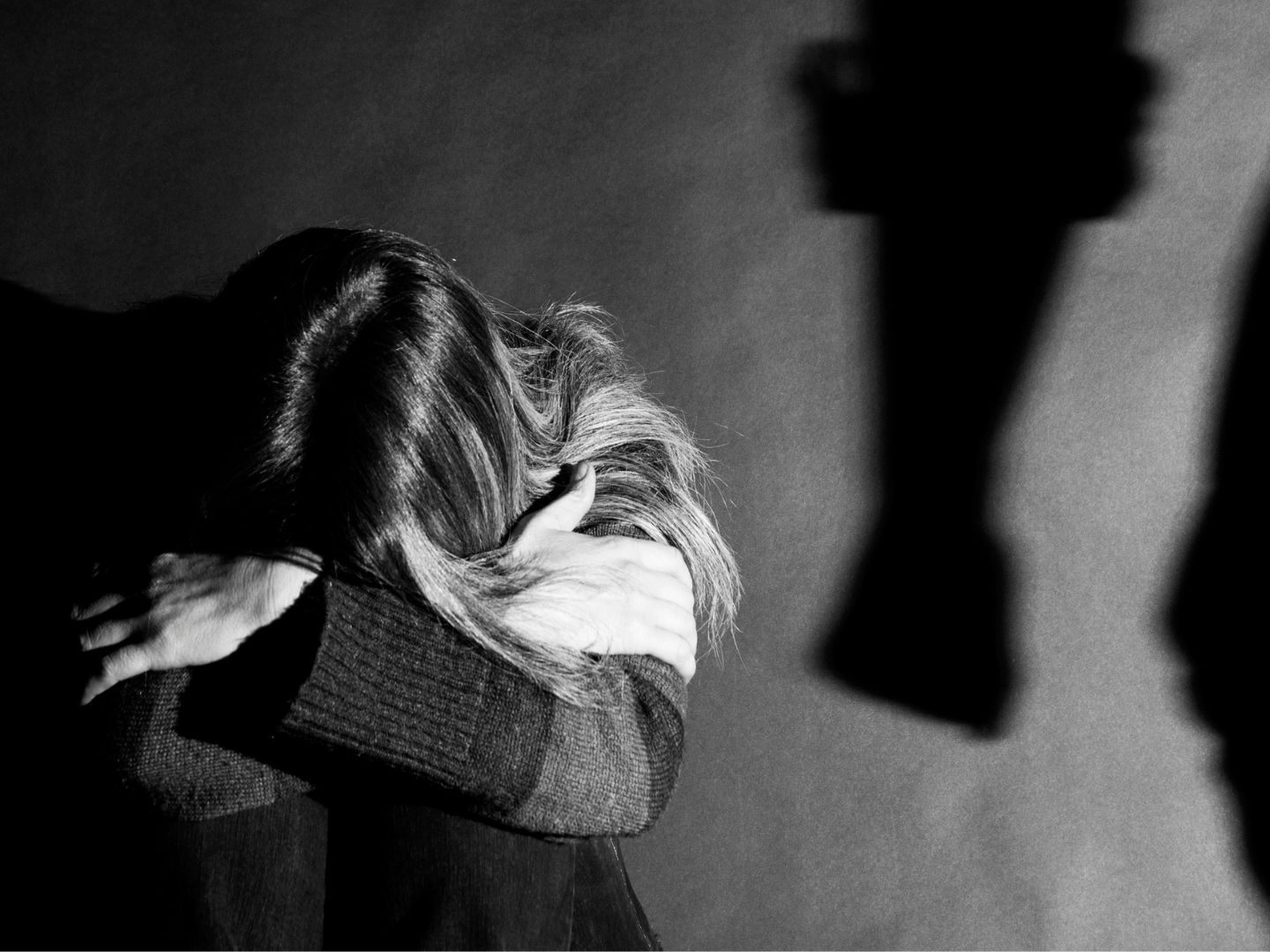 Ein Familienvater schlug die Mutter und seine Kinder über Jahre hinweg und bedrohte sie mit dem Umbringen. Ein Familienvater schlug die Mutter und seine Kinder über Jahre hinweg und bedrohte sie mit dem Umbringen.