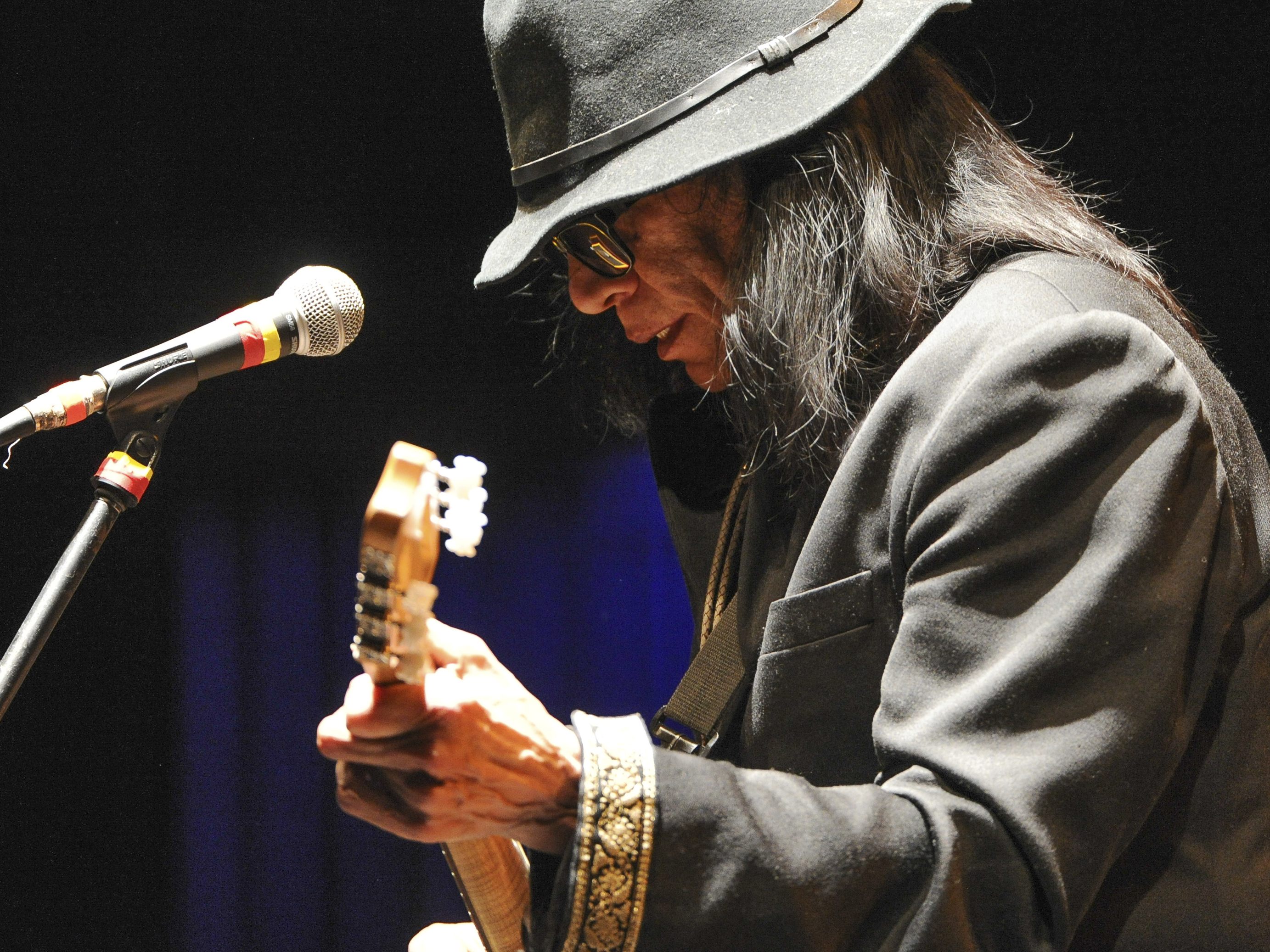 Sixto Rodriguez ist im Alter von 81 Jahren gestorben. Sixto Rodriguez ist im Alter von 81 Jahren gestorben.