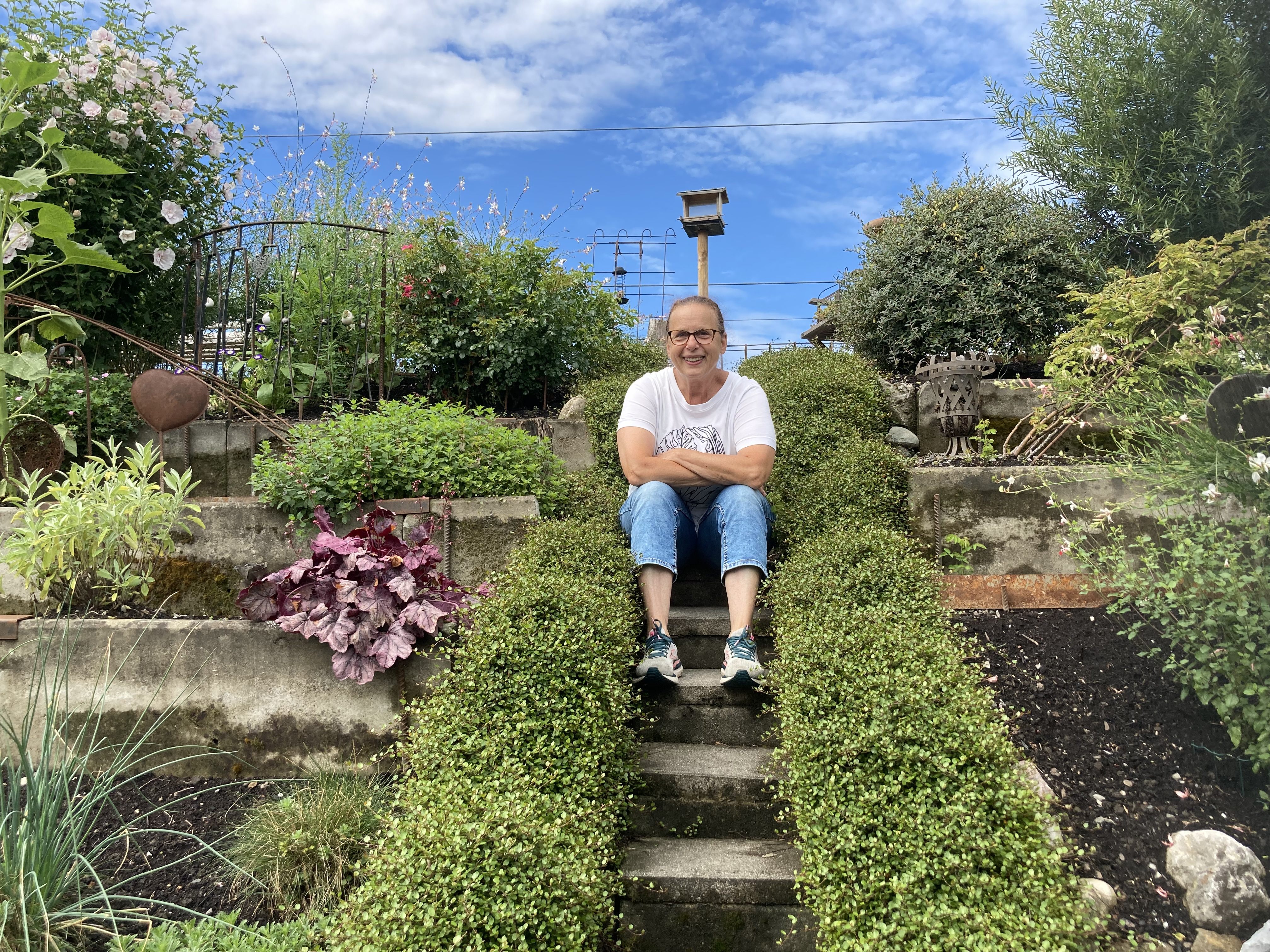 In Annette Reinbachers Schrebergarten kommt fast ein bisschen Rosamunde Pilcher-Stimmung auf.