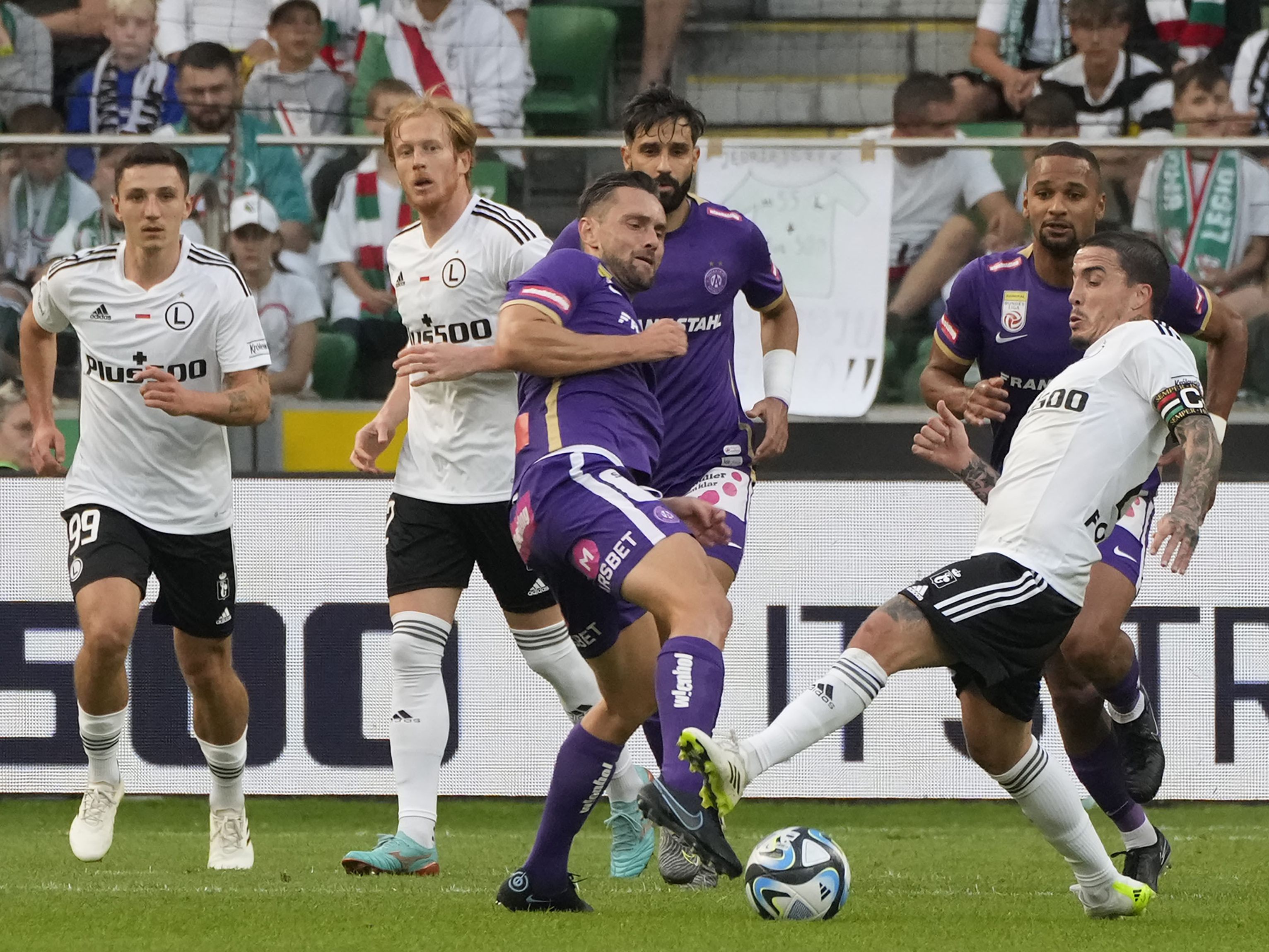 Die Wiener Austria geht mit einem 2:1 Vorsprung ins Rückspiel.