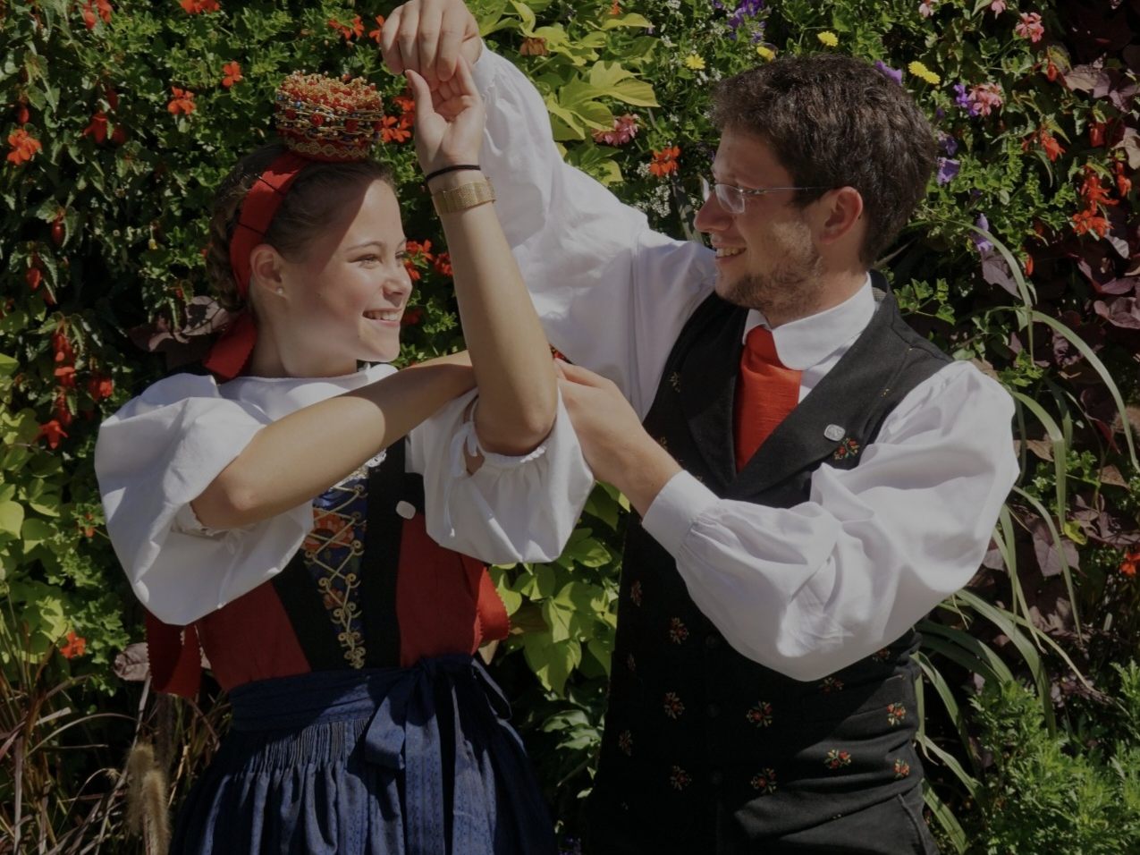 Ein abwechslungsreiches Programm mit Musik und Tanz erwartet euch beim Herbsthock.