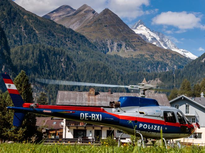 Der Polizeihubschrauber lokalisierte die Wanderer.