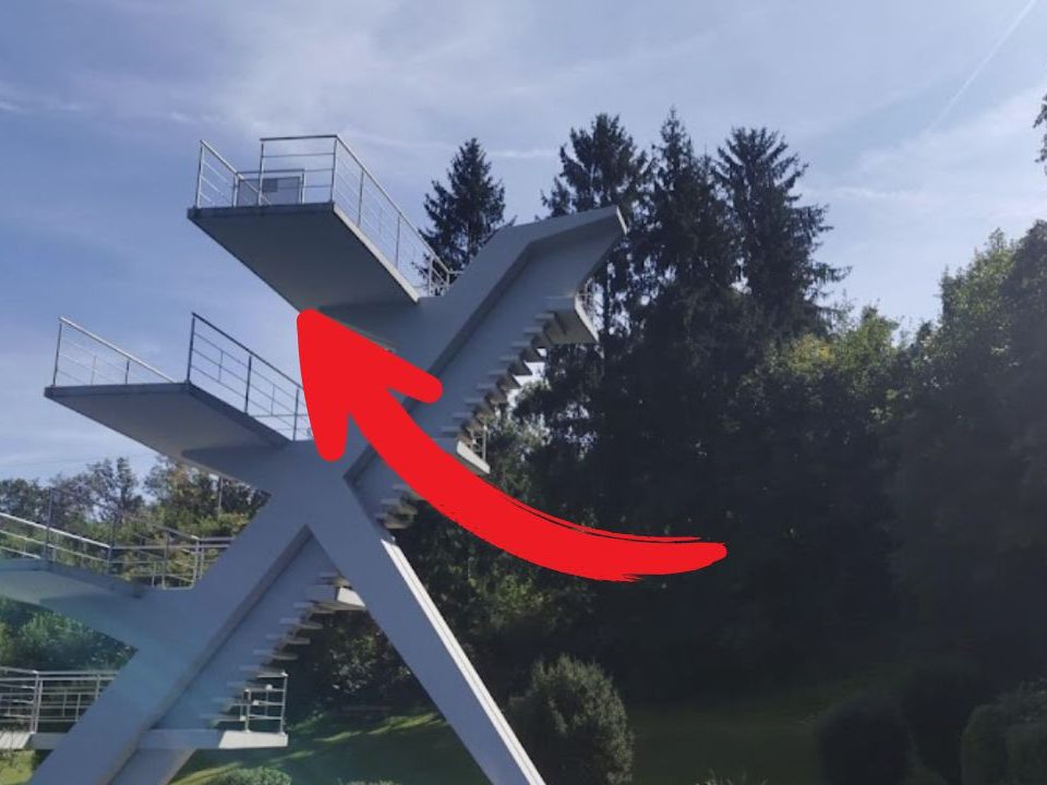 Von diesem Turm wurde der Mann gestoßen.