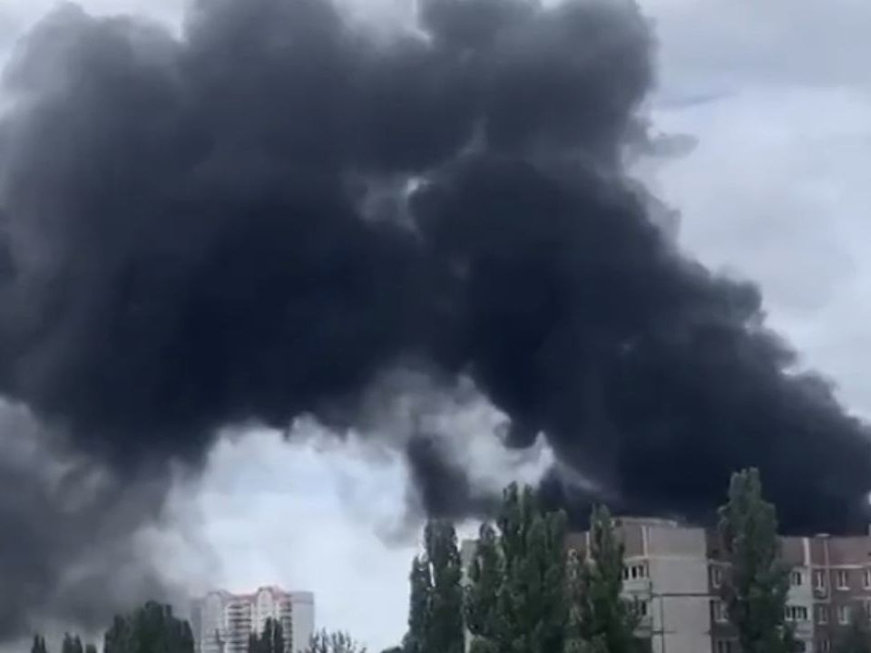 Explosion in einer Firma, in der Rüstungstechnik hergestellt wird. Explosion in einer Firma, in der Rüstungstechnik hergestellt wird.