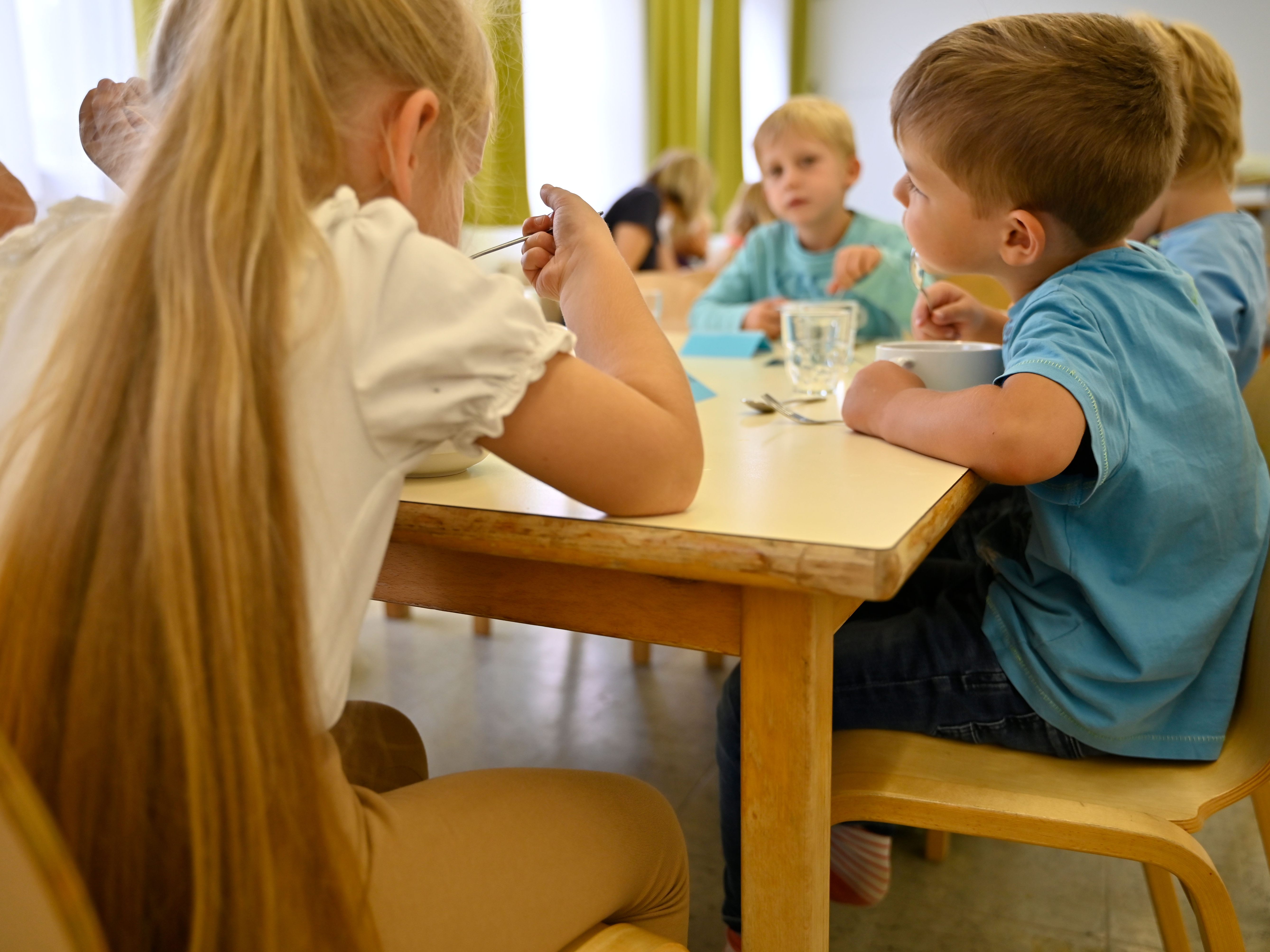 Mittagstisch eines Rankweiler Kindergartens . Mittagstisch eines Rankweiler Kindergartens .