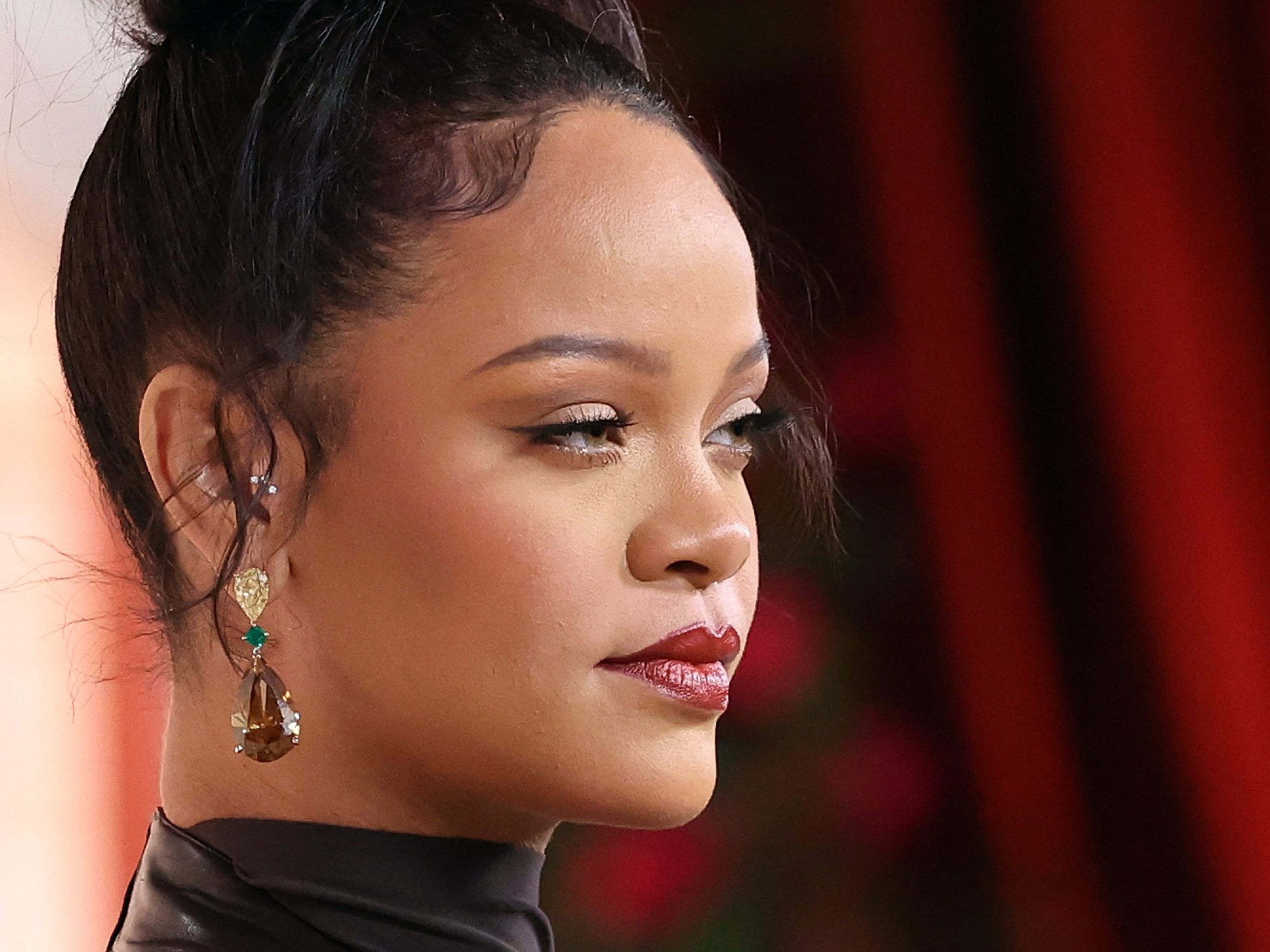 Rihanna trauert um ihre verstorbene Cousine. Rihanna trauert um ihre verstorbene Cousine.