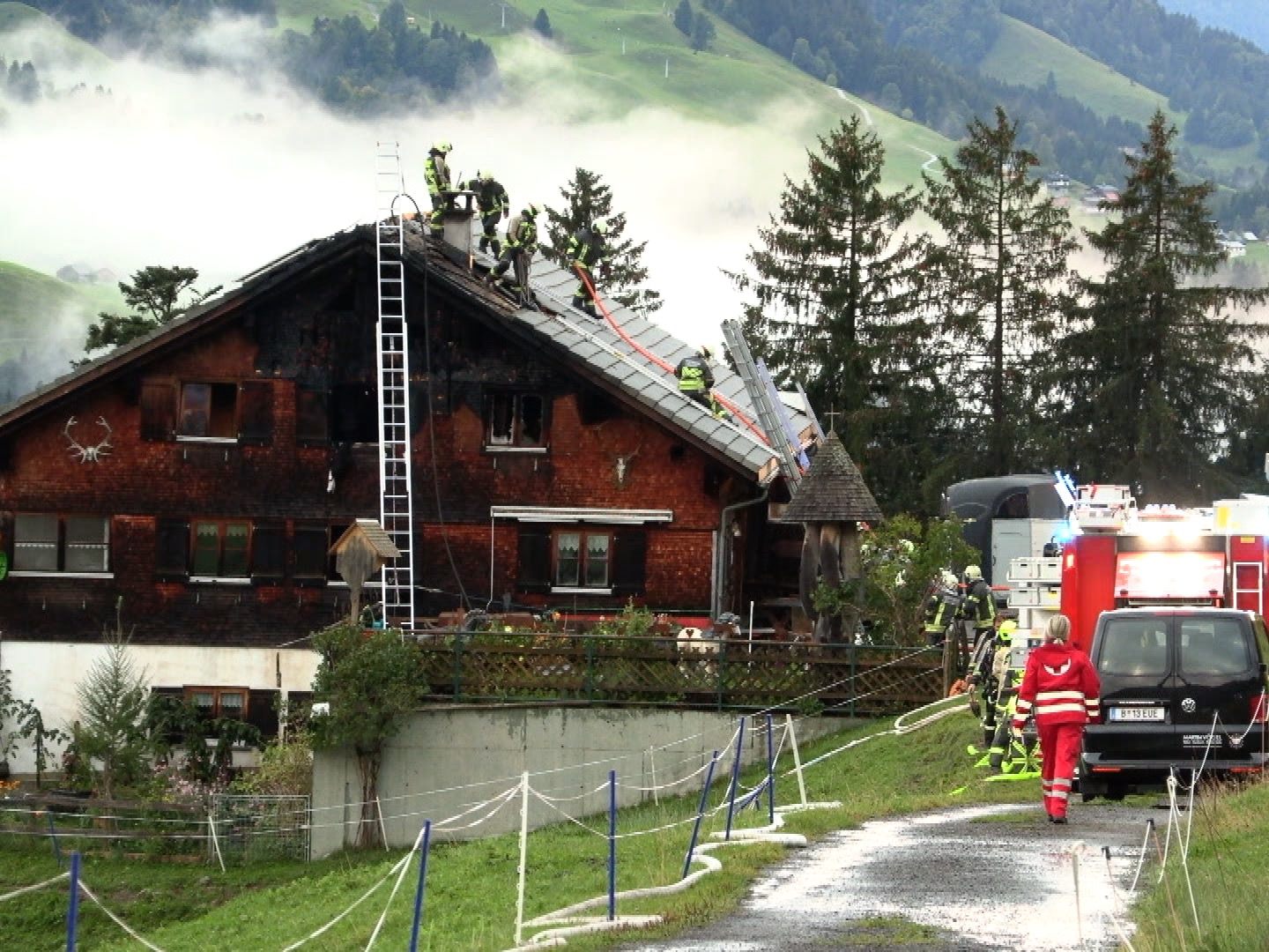 Am Freitag geriet eine Alpe in Sibratsgfäll in Brand.