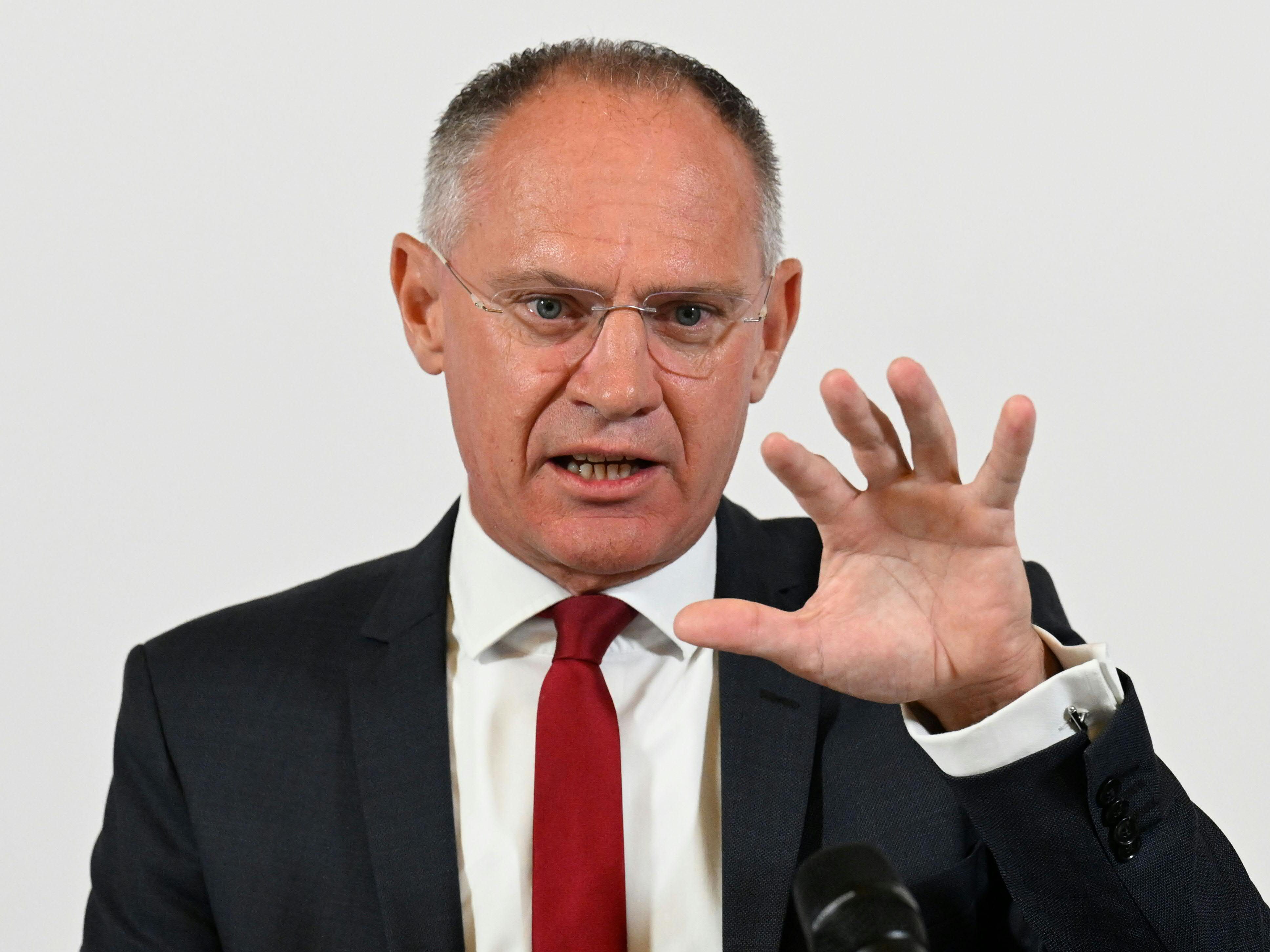 Innenminister Karner reagiert mit harscher Kritik auf das FPÖ-Video. Innenminister Karner reagiert mit harscher Kritik auf das FPÖ-Video.