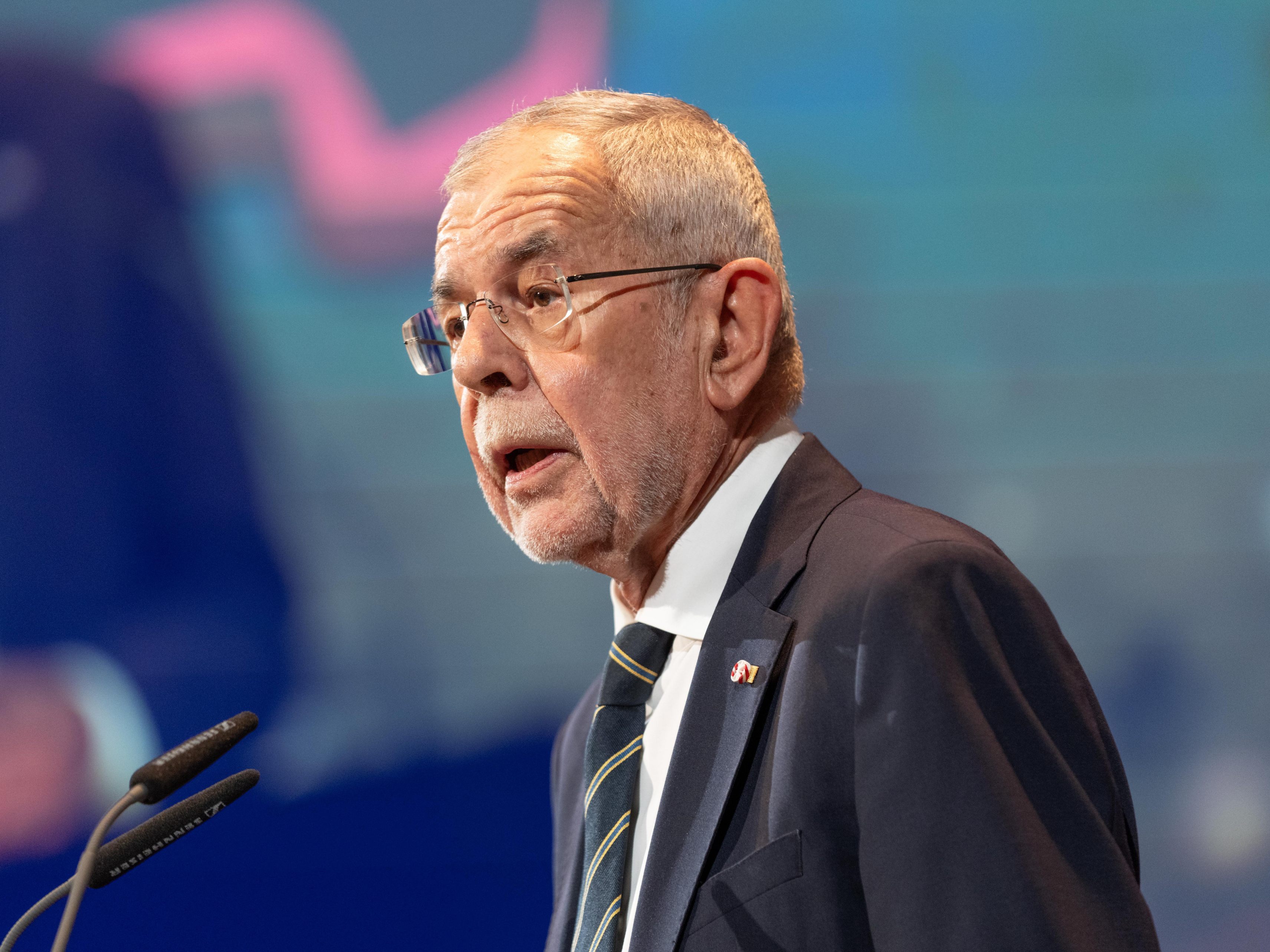 Laut APA/OGM-Vertrauensindex genießt Bundespräsident Alexander Van der Bellen als Politiker bei den Österreichern das meiste Vertrauen. Laut APA/OGM-Vertrauensindex genießt Bundespräsident Alexander Van der Bellen als Politiker bei den Österreichern das meiste Vertrauen.