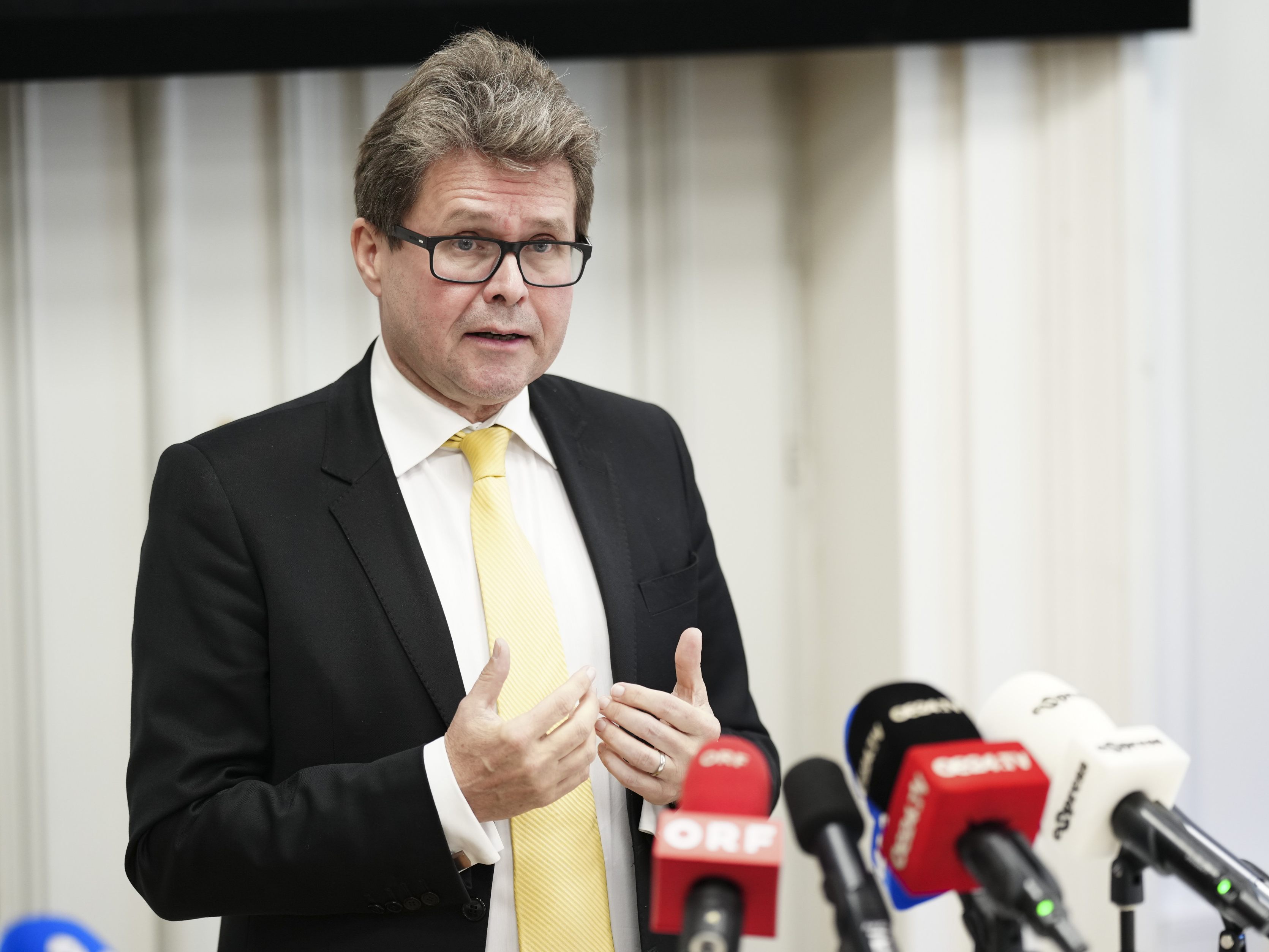Das Bildungsministerium und die Lehrergewerkschaften verhandeln gerade über Maßnahmen zum Bürokratieabbau an Schulen.