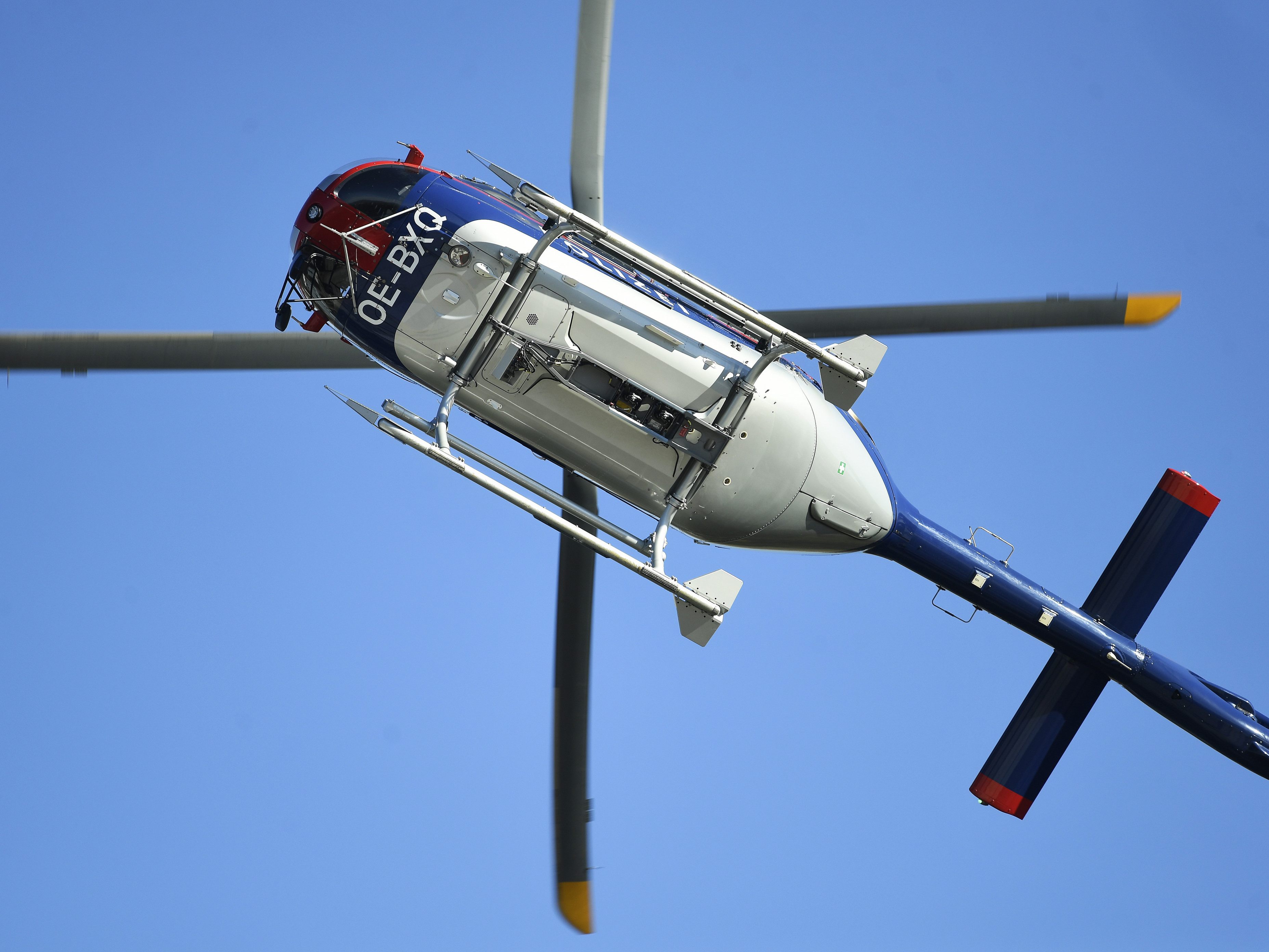 Auch ein Polizeihubschrauber stand bei der Suchaktion im Einsatz.