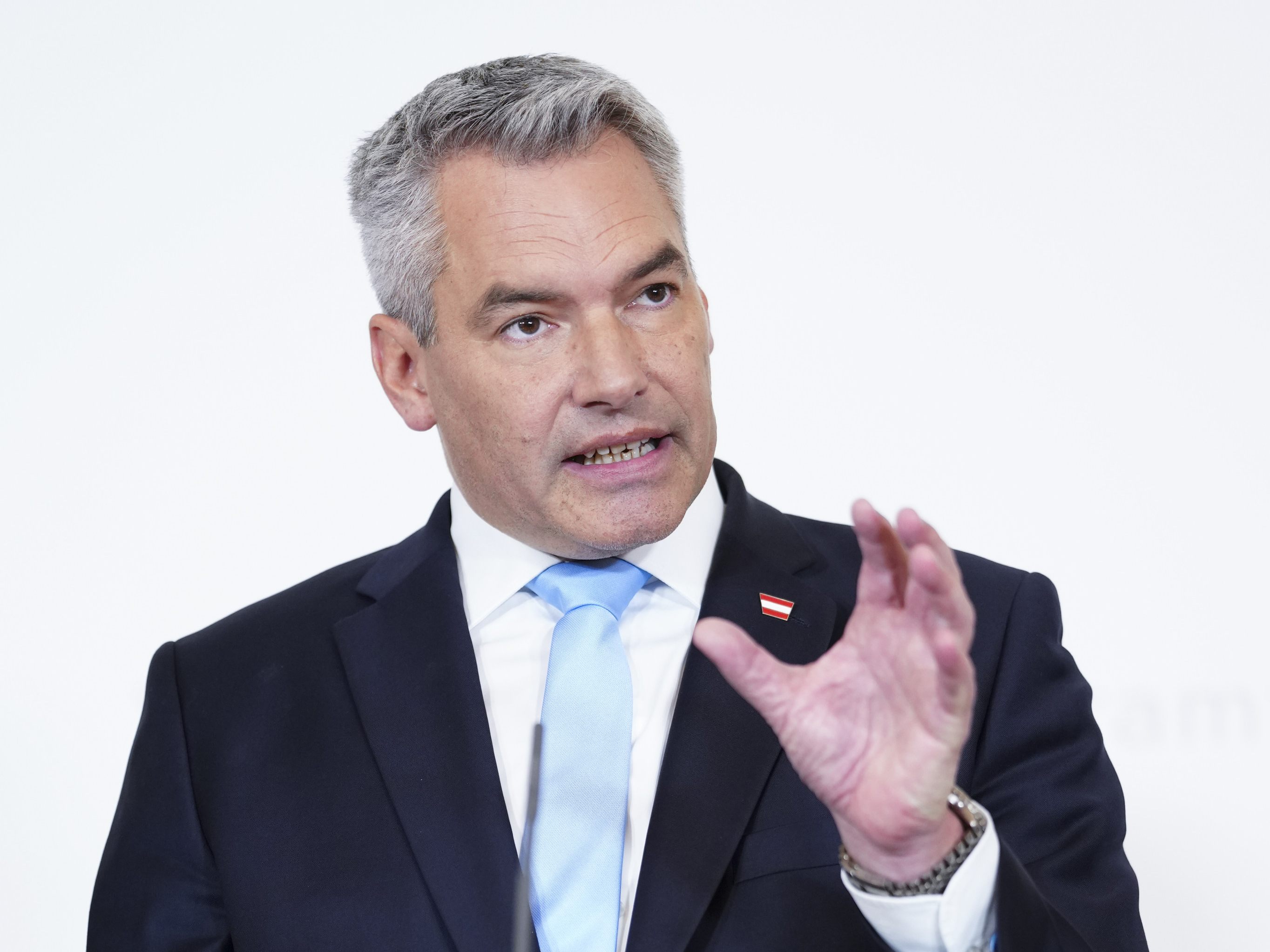 Karl Nehammer stellte außerordentliche Kontrollen an den Grenzen zu Italien in Aussicht. Karl Nehammer stellte außerordentliche Kontrollen an den Grenzen zu Italien in Aussicht.