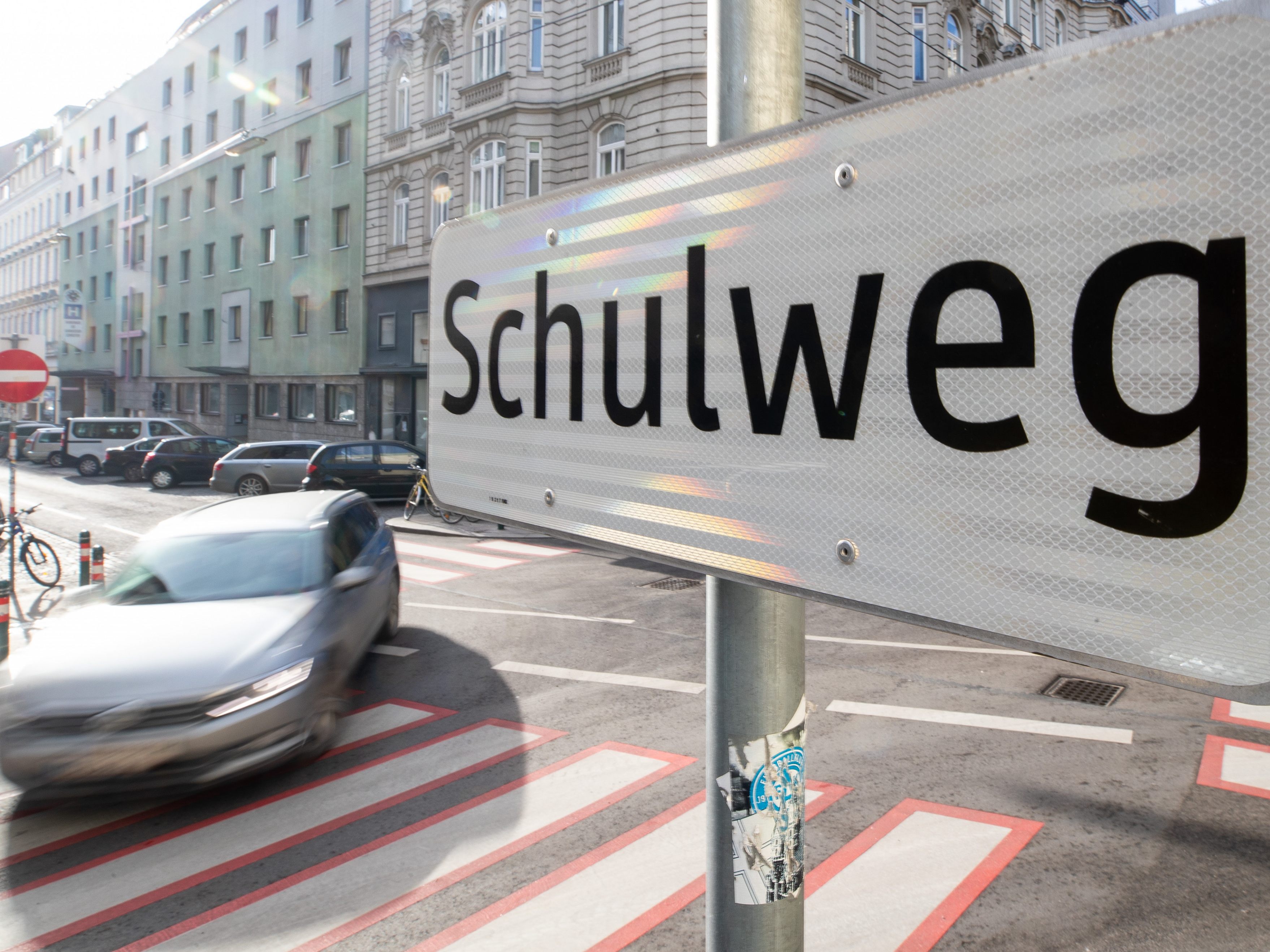 61-Jähriger soll Mädchen entführt und missbraucht haben - U-Haft.