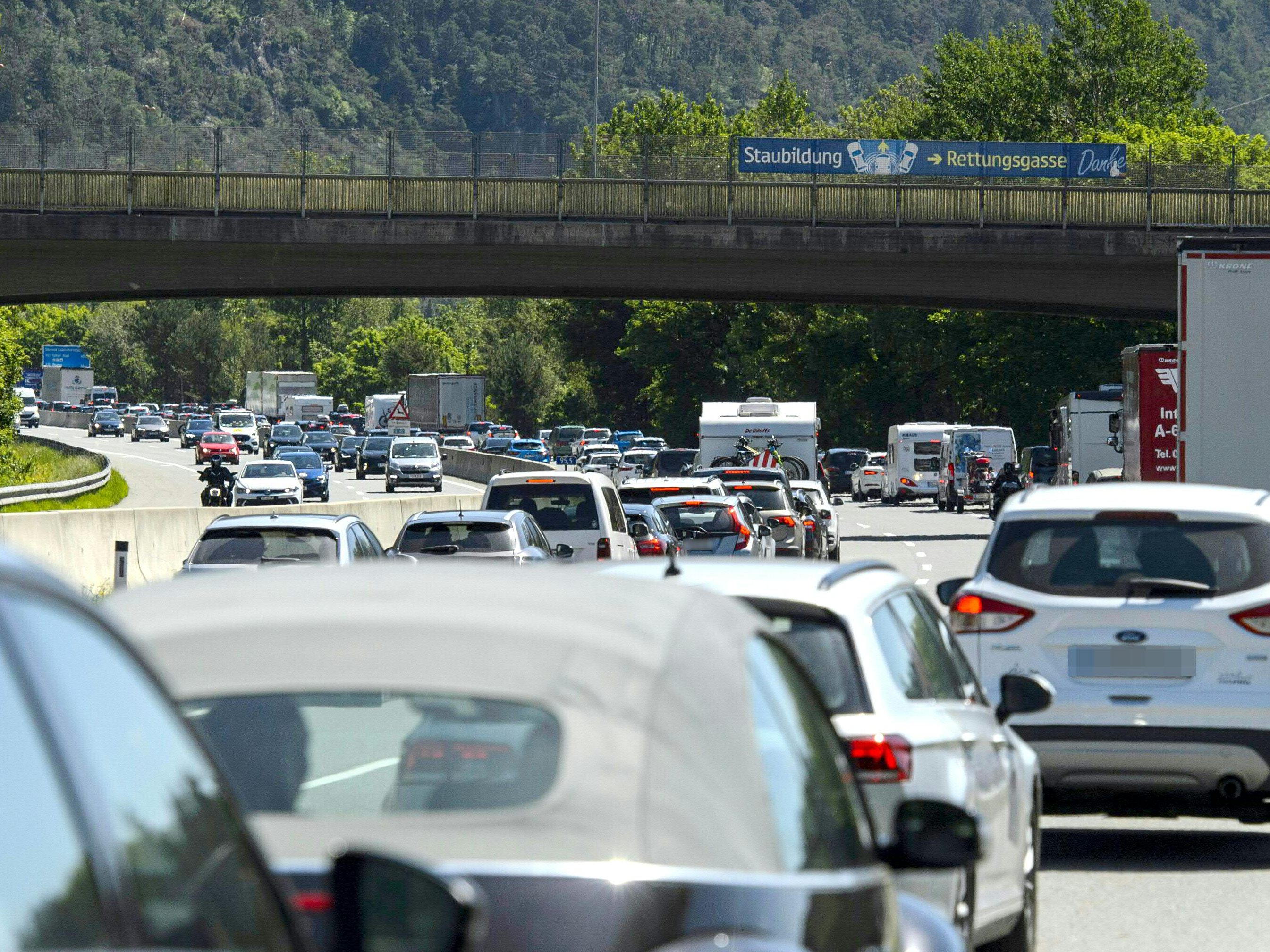 Das Ferienende bringt ein letztes Wochenende mit Reiseverkehr und Staus auf Österreichs Straßen.