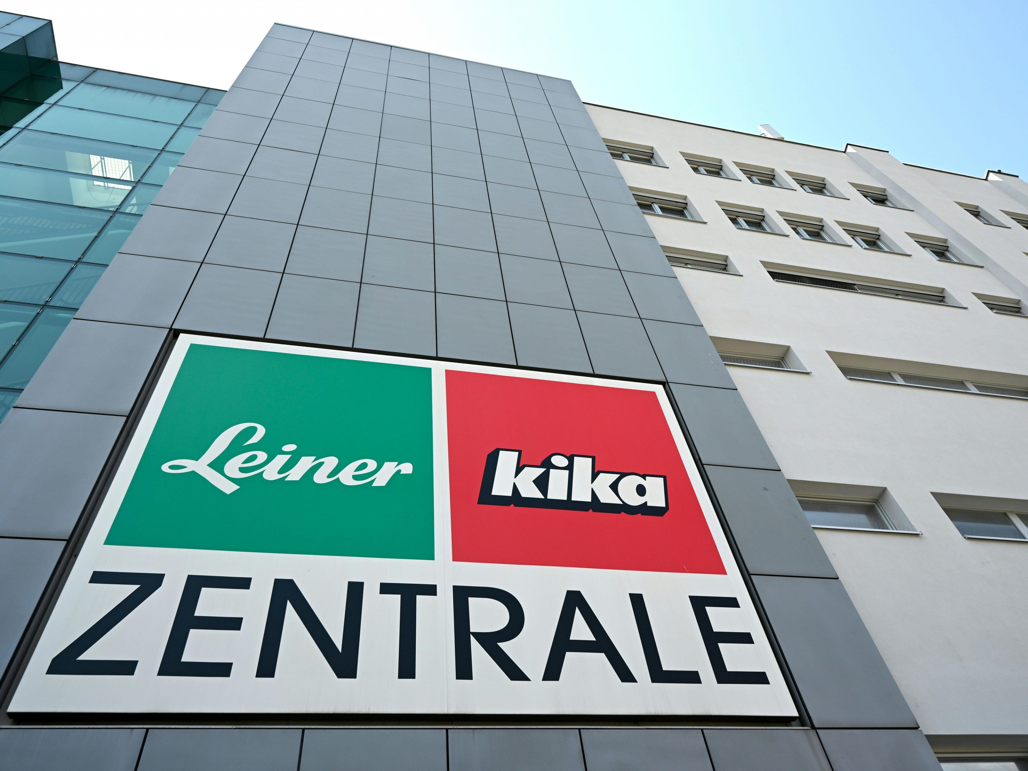 Signa überwies die ersten 5 Mio. Euro an den Kika/Leiner-Insolvenztopf. Signa überwies die ersten 5 Mio. Euro an den Kika/Leiner-Insolvenztopf.