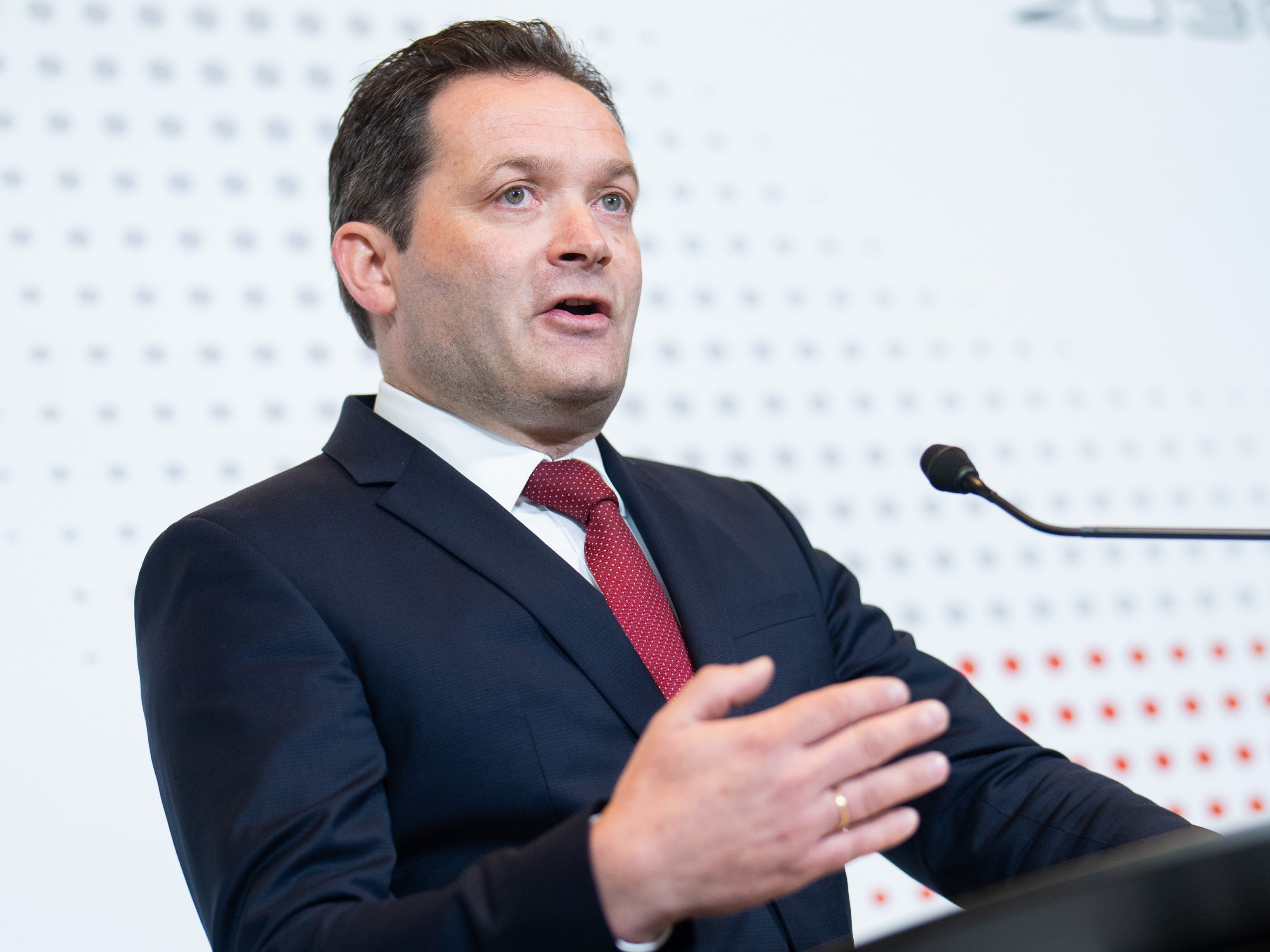 Totschnig will die Bodenschutzstrategie weiter im Herbst beschließen. Totschnig will die Bodenschutzstrategie weiter im Herbst beschließen.