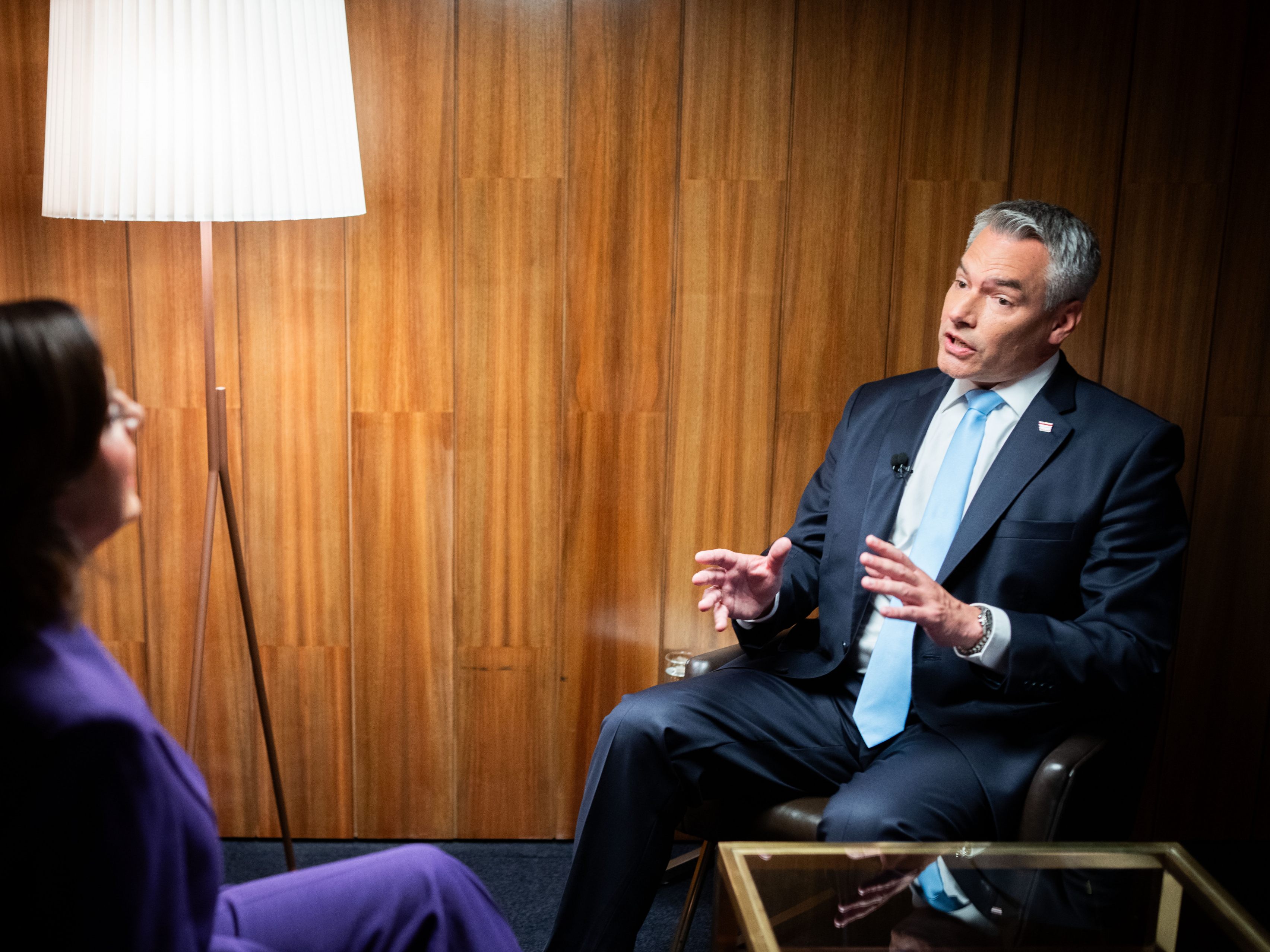 Die Opposition kritisiert das ORF-"Sommergespräch" mit Bundeskanzler Karl Nehammer (ÖVP).