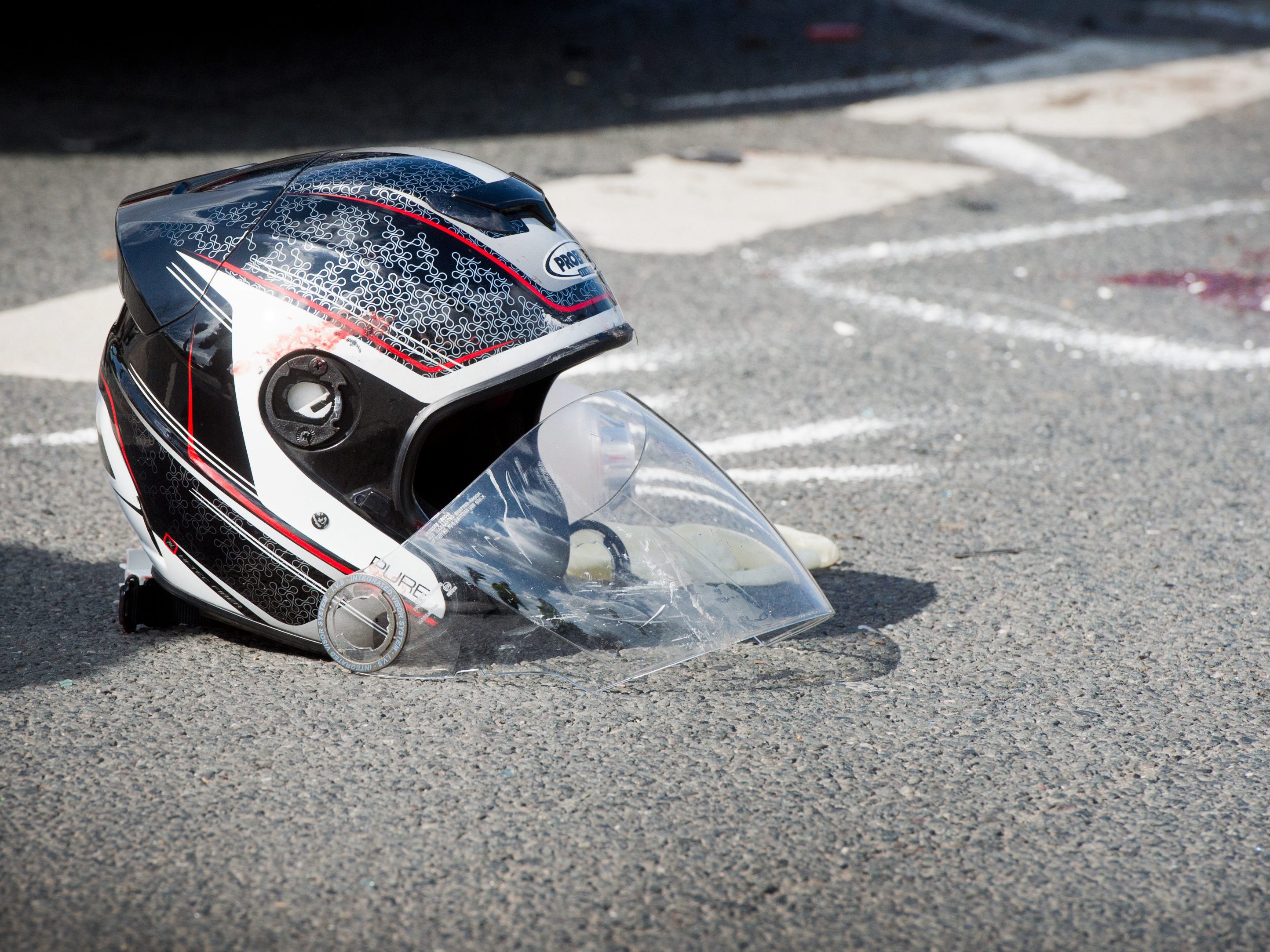 Ein Motorradlenker starb bei einem Unfall in Oberösterreich.