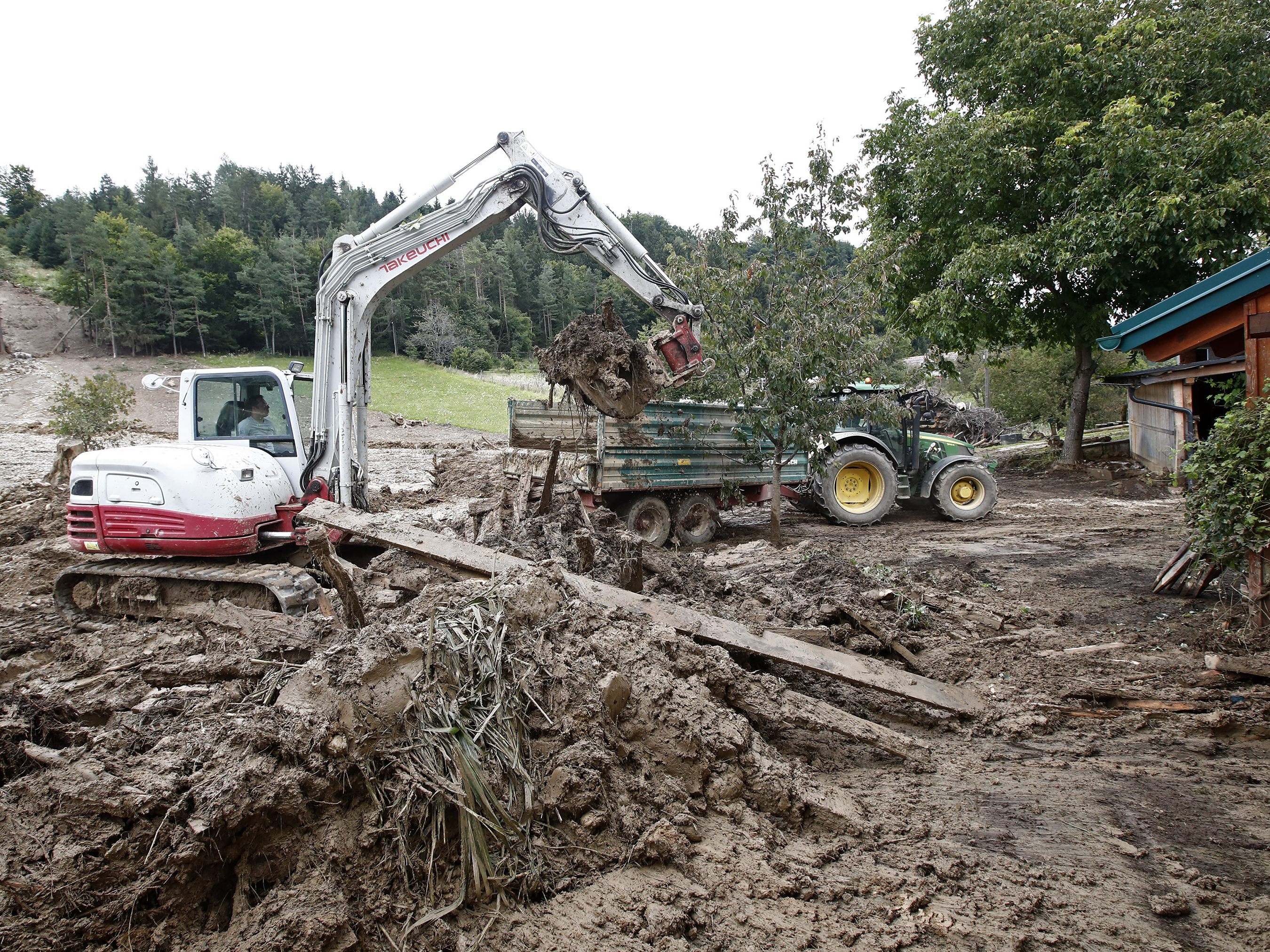 Das Finanzministerium erinnert an Steuererleichterungen für Hochwasser-Opfer. Das Finanzministerium erinnert an Steuererleichterungen für Hochwasser-Opfer.
