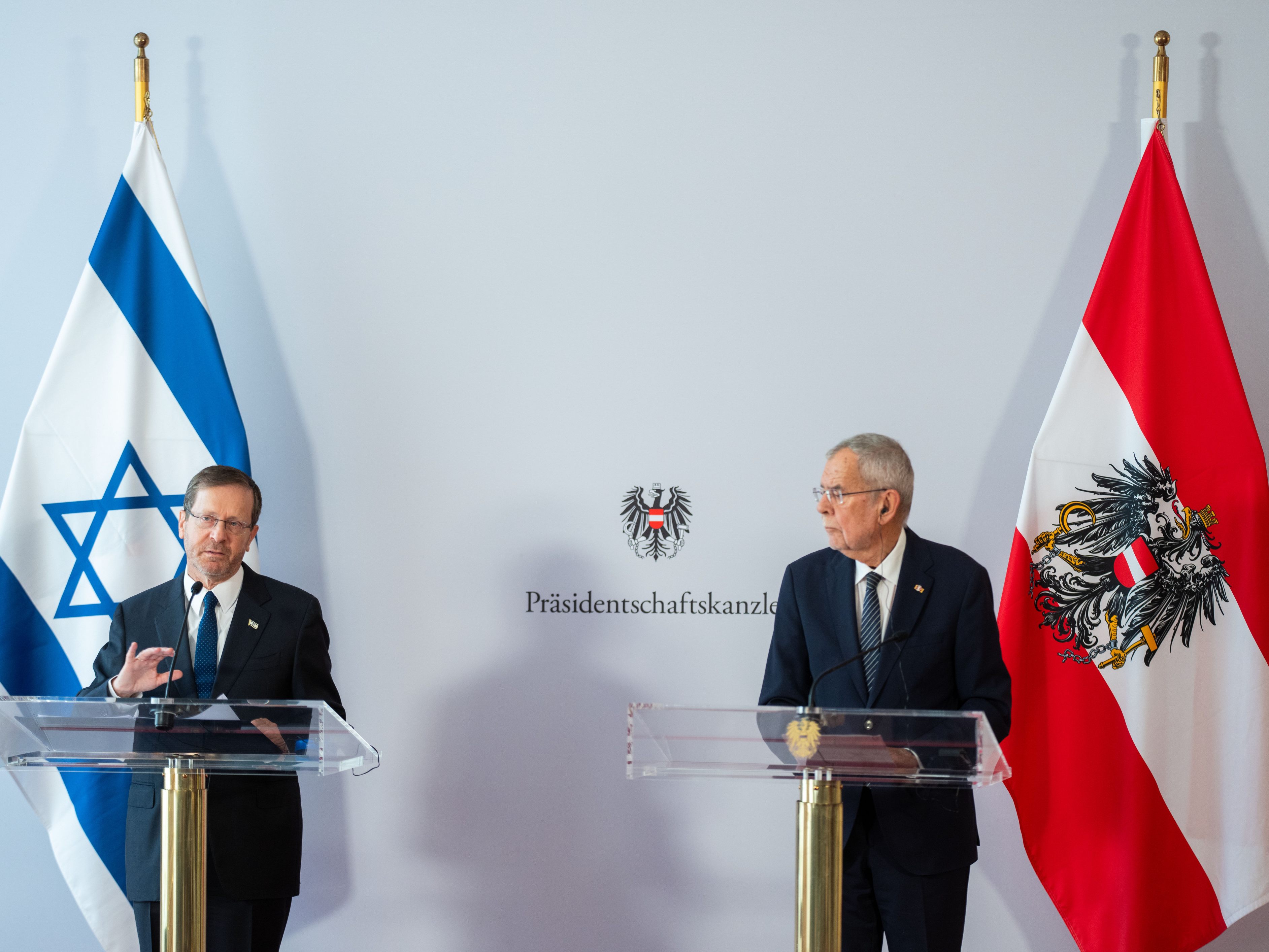 Herzog neben Van der Bellen.