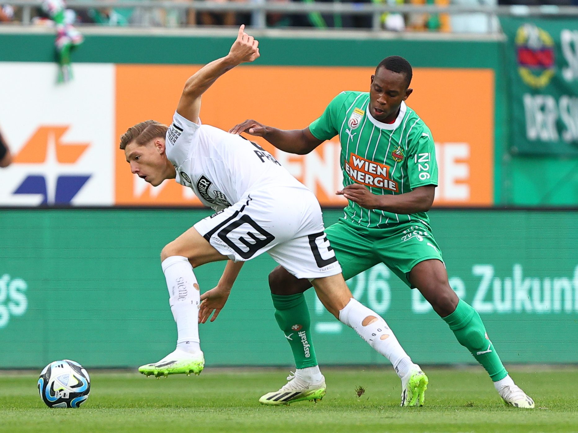 Ein Unentschieden gab es beim Spiel Rapid Wien gegen Sturm Graz. Ein Unentschieden gab es beim Spiel Rapid Wien gegen Sturm Graz.