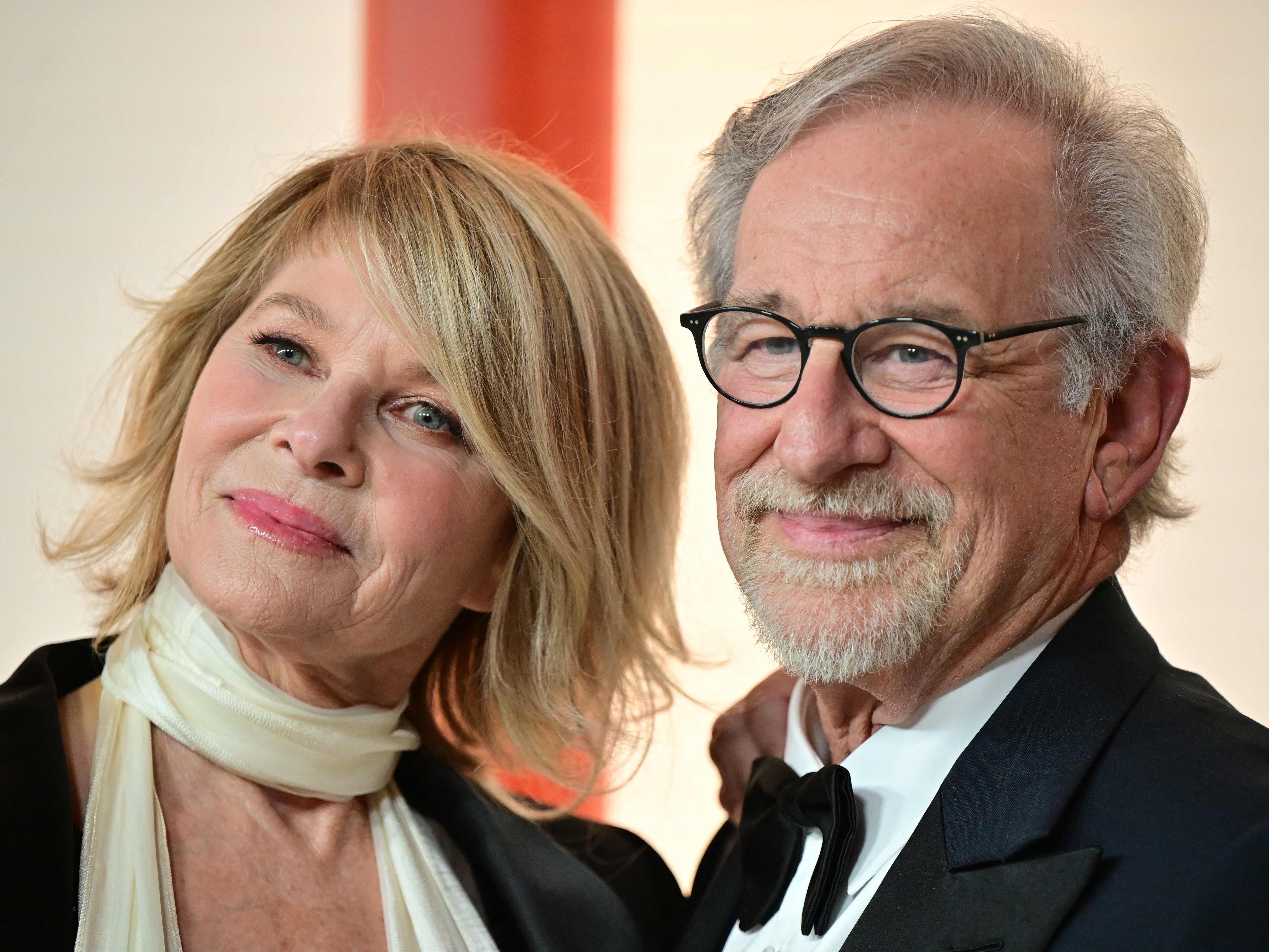 Steven Spielberg und seine Frau Cate Capshaw spenden Millionen.