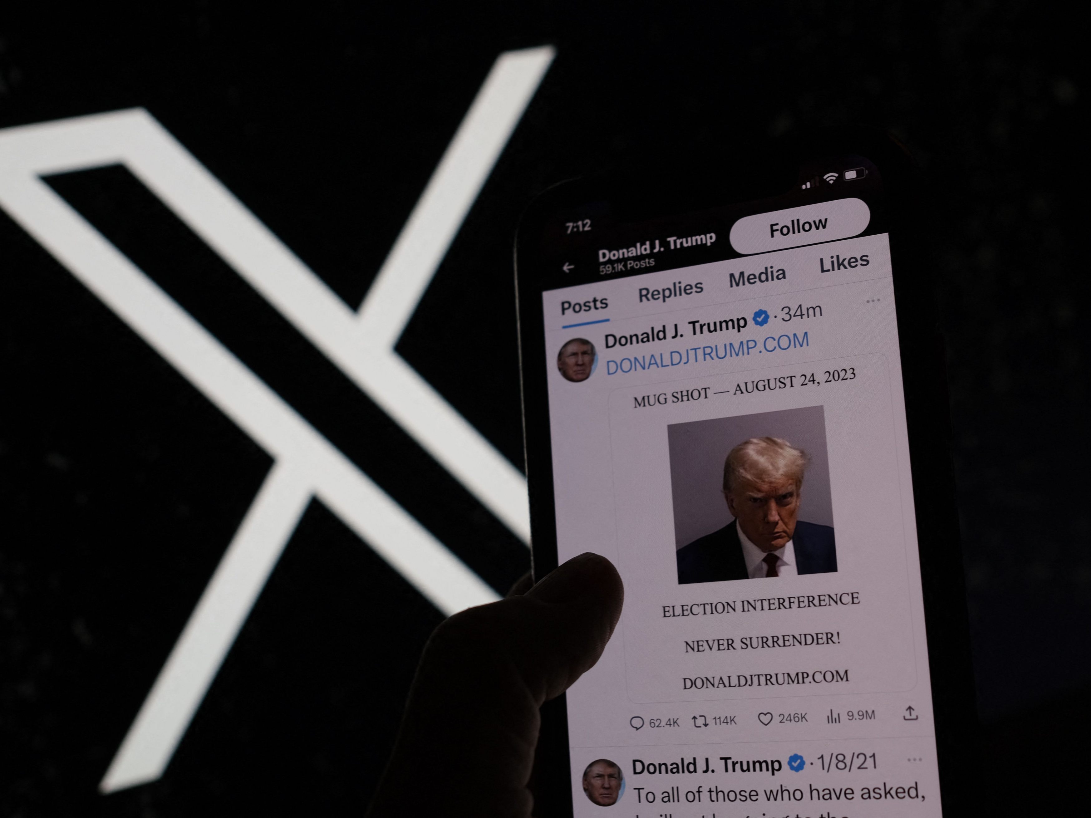 Elon Musk erwägt den Twitter-Nachfolger X kostenpflichtig zu machen.