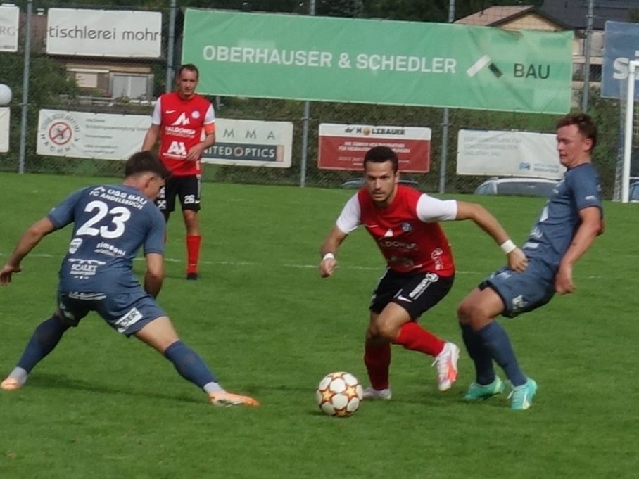Goalgetter Elvis Alibabic und seine Teamkollegen vom FC Hard setzten sich in Andelsbuch mit 2:0 durch.