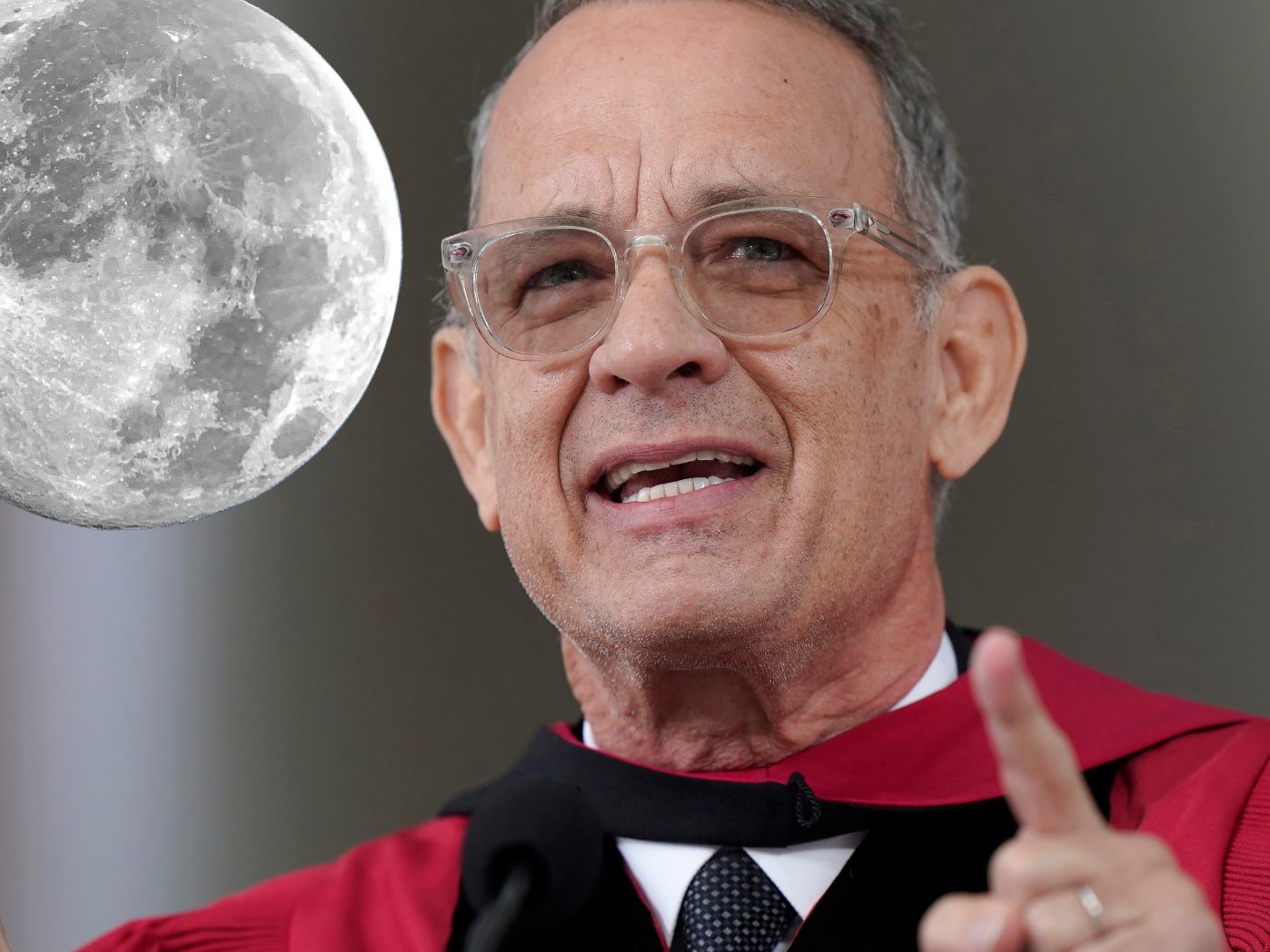 Tom Hanks kann sich in einigen Jahren eine Geburt auf dem Mond vorstellen.