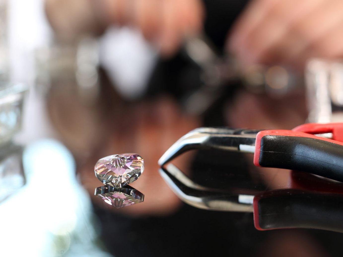 Swarovski setzt auf labor-gezüchtete Diamanten. Swarovski setzt auf labor-gezüchtete Diamanten.