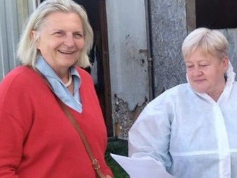 Auch die Ponys der Ex-Außenministerin Karin Kneissl übersiedelten nach Russland - per Militär-Flieger. Auch die Ponys der Ex-Außenministerin Karin Kneissl übersiedelten nach Russland - per Militär-Flieger.