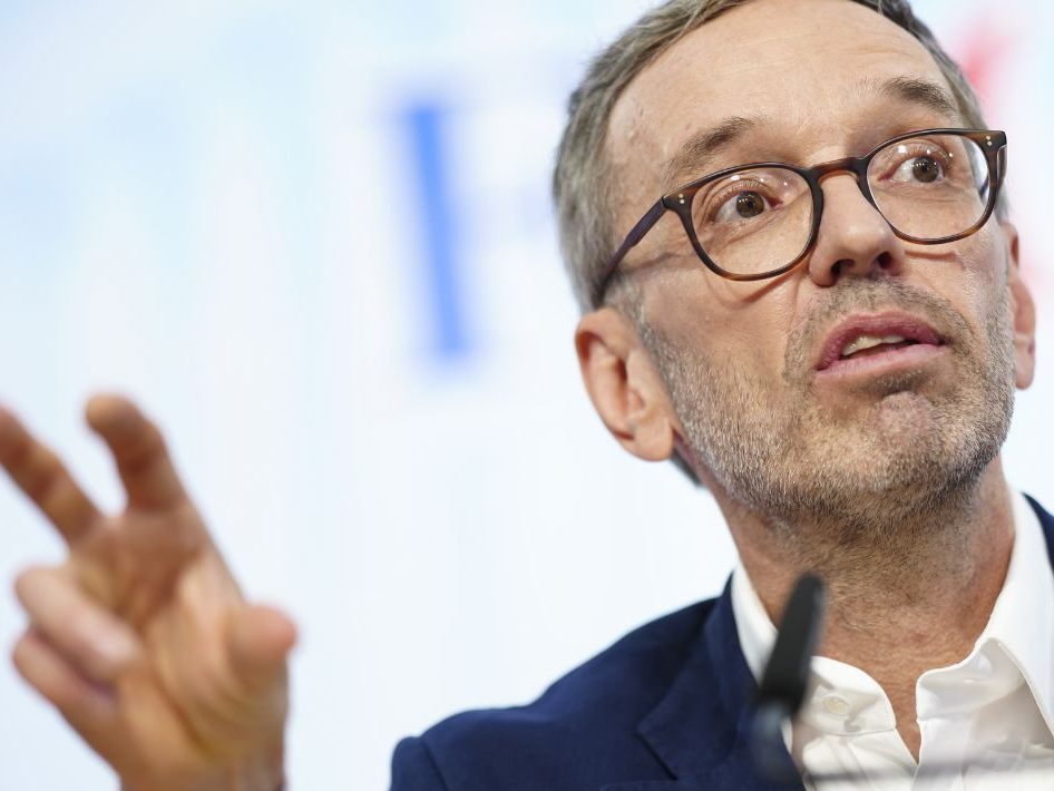 FPÖ-Chef Herbert Kickl will sich den Fragen von Puls 24-Moderatorin Corinna Milborn nicht stellen. FPÖ-Chef Herbert Kickl will sich den Fragen von Puls 24-Moderatorin Corinna Milborn nicht stellen.