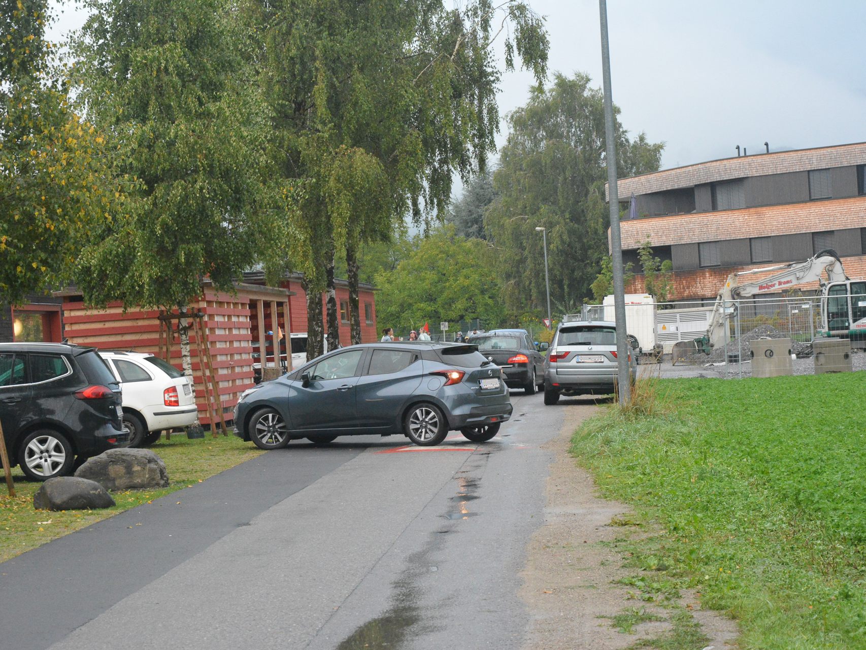Anrainer vom Schlatt und dem Birkenweg machen erneut auf gefährliche Situationen am Schlatt aufmerksam.
