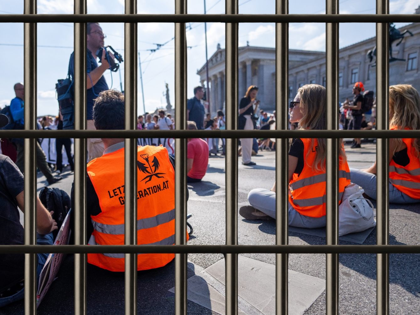 Klimaaktivistin zu acht Monaten Haft verurteilt