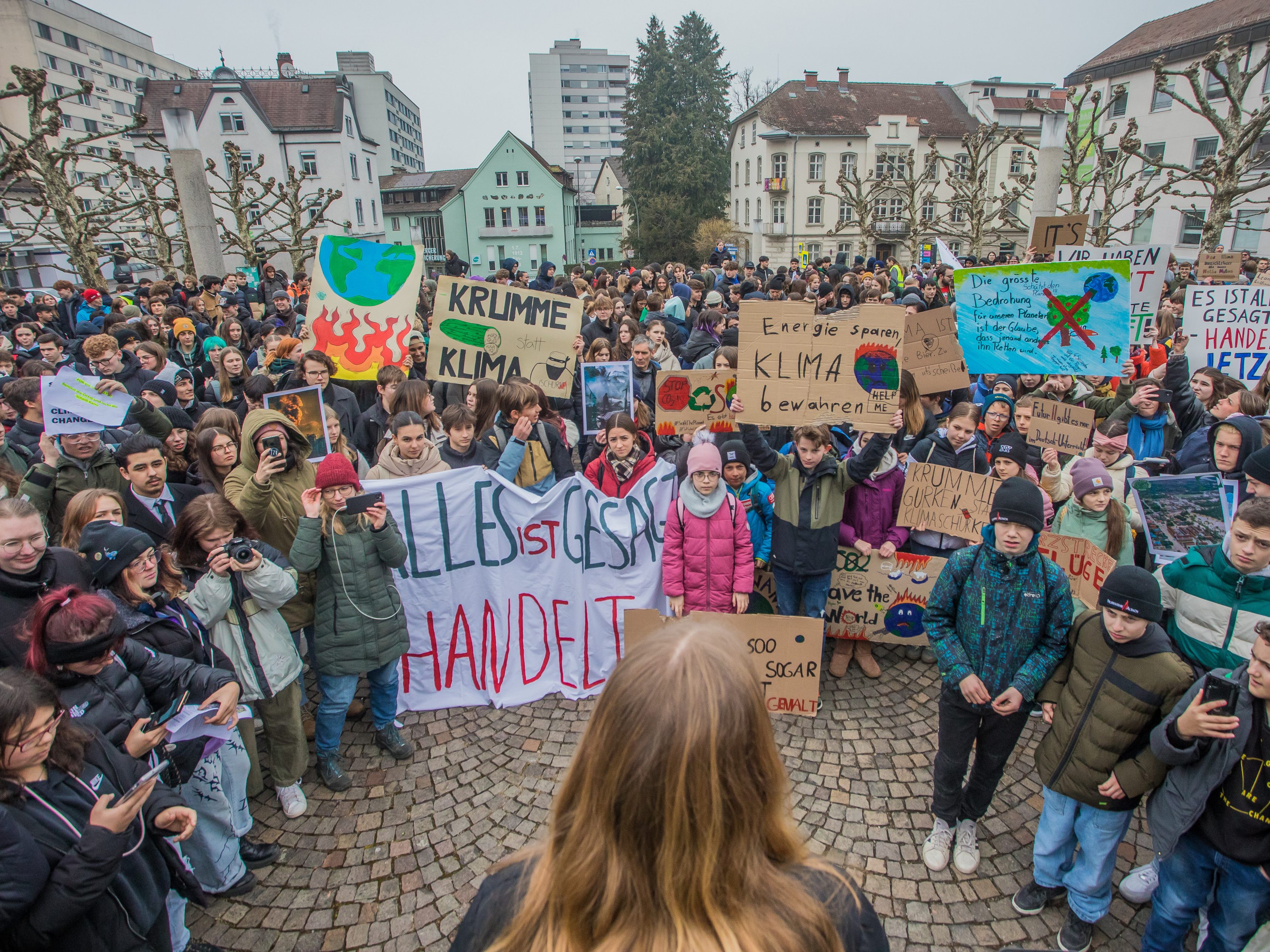 Bereits im März 2023 fanden sich 500 Klima-Demonstranten vor dem Landhausin Bregenz ein.