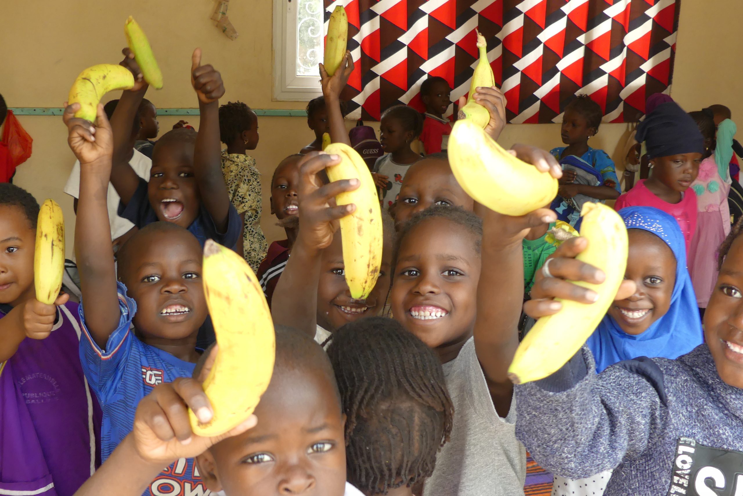 Bananen sind für viele Menschen kaum leistbar, daher ist die Freude darüber umso größer.