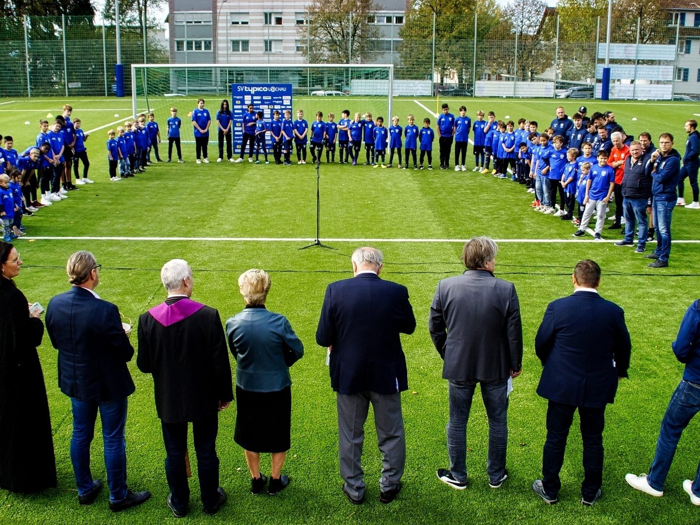 Mit dem neuen Kunstrasenplatz im Stadion Hoferfeld unterstützte auch die Gemeinde Lochau die beispielhafte Kinder- und Jugendarbeit beim SV typico Lochau mit über 170 fußballbegeisterten Jungs und Mädels im Alter von fünf bis 16 Jahren. Mit dem neuen Kunstrasenplatz im Stadion Hoferfeld unterstützte auch die Gemeinde Lochau die beispielhafte Kinder- und Jugendarbeit beim SV typico Lochau mit über 170 fußballbegeisterten Jungs und Mädels im Alter von fünf bis 16 Jahren.
