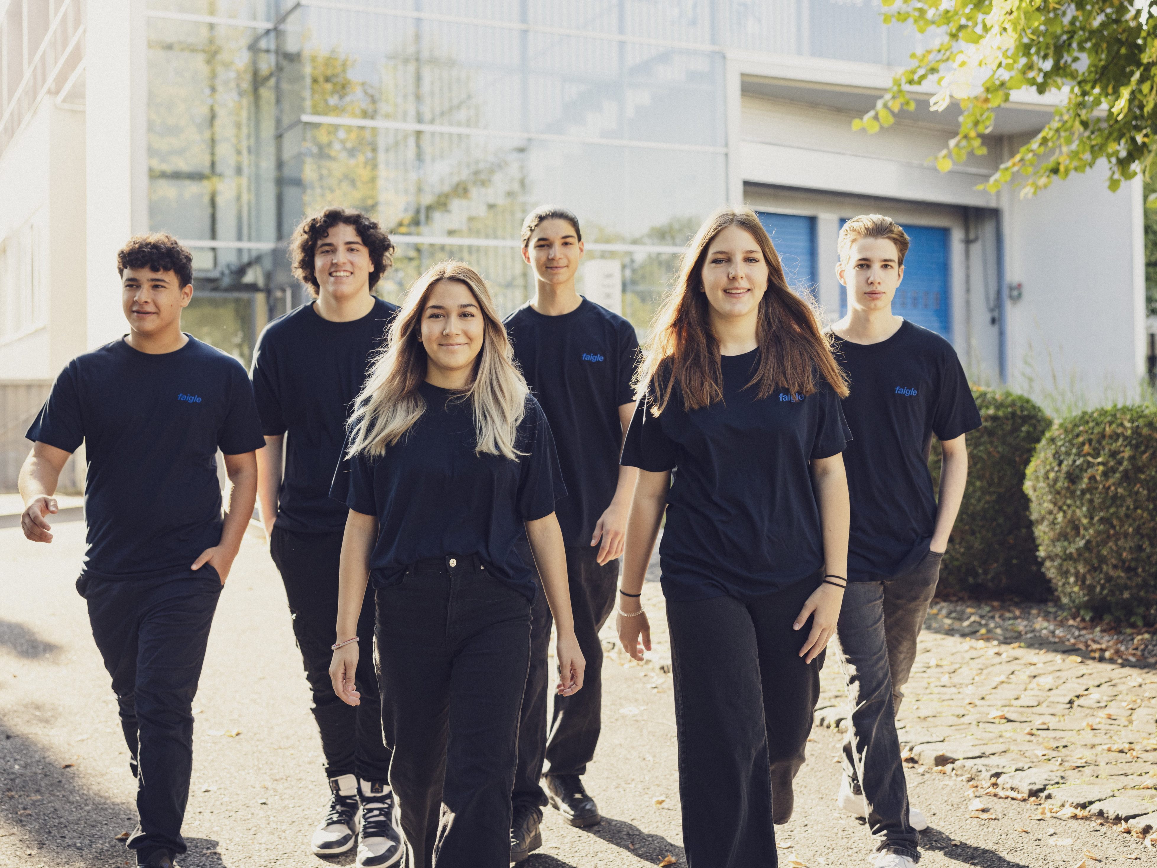 Insgesamt sechs Lehrlinge starteten am 1. September ihre Lehre bei faigle (v. l. n. r.: Ali Krayem, Yusuf Baltaci, Hale Alper, Kadir Hulku, Tabea Oberhauser, Jan Robl) Insgesamt sechs Lehrlinge starteten am 1. September ihre Lehre bei faigle (v. l. n. r.: Ali Krayem, Yusuf Baltaci, Hale Alper, Kadir Hulku, Tabea Oberhauser, Jan Robl)