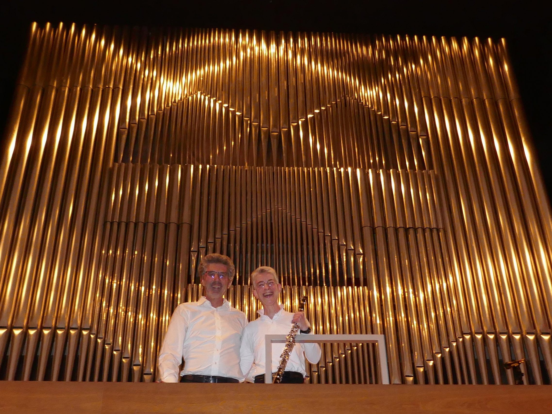 Sigrun Vortisch spielt beim Auftaktkonzert mit Rudolf Berchtel in der Stadtpfarrkirche St. Martin. Sigrun Vortisch spielt beim Auftaktkonzert mit Rudolf Berchtel in der Stadtpfarrkirche St. Martin.