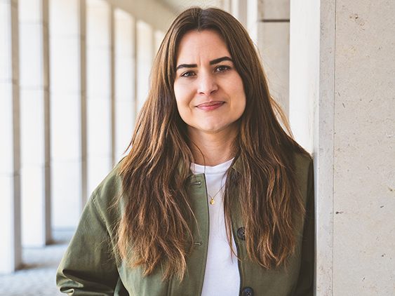 Nach langer Auszeit wieder ins Berufsleben einsteigen? Die AK berät Interessent:innen ganz persönlich. (Foto: Patricia Keckeis)