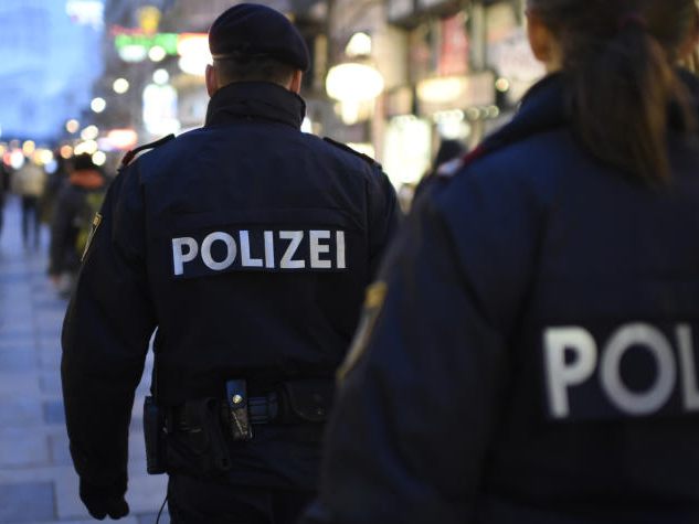 Zwei 14-Jährige sollen zwei Mädchen in Wien ausgeraubt haben. Zwei 14-Jährige sollen zwei Mädchen in Wien ausgeraubt haben.
