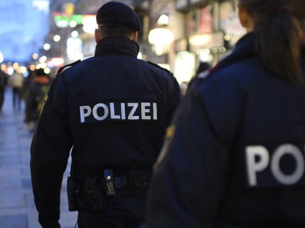 Ein 51-Jähriger attackierte seinen Bekannten in Wien-Ottakring mit dem Messer. Ein 51-Jähriger attackierte seinen Bekannten in Wien-Ottakring mit dem Messer.