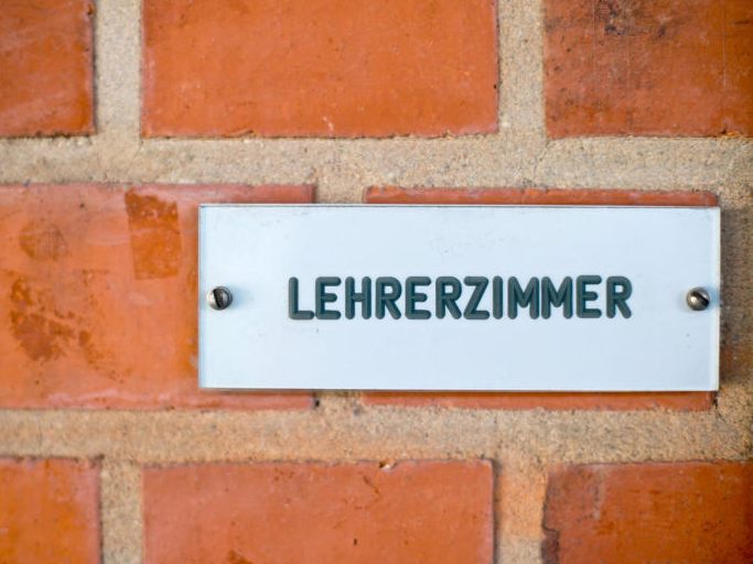 Forscher fordern einen Klimabeauftragten an allen Schulen Österreichs. Forscher fordern einen Klimabeauftragten an allen Schulen Österreichs.