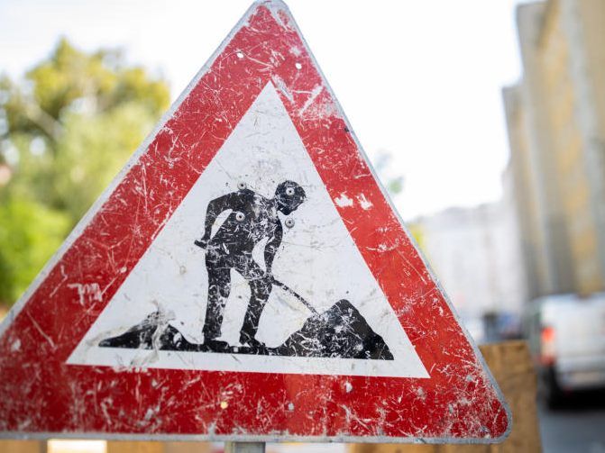 Am 21. September 2023 starten die Fahrbahnsanierungsarbeiten in der Währinger Straße in Wien. Am 21. September 2023 starten die Fahrbahnsanierungsarbeiten in der Währinger Straße in Wien.